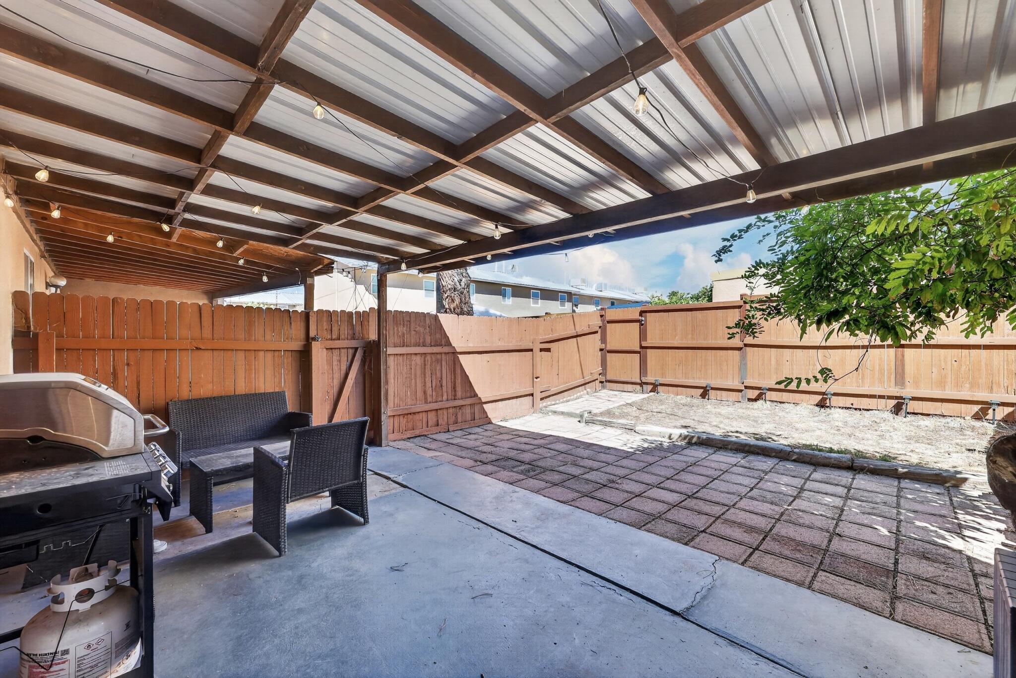 Photo 12 — 609 Grecian Lane NW