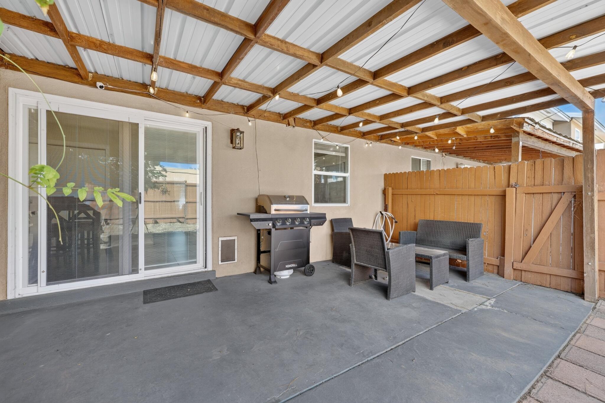 Photo 11 — 609 Grecian Lane NW