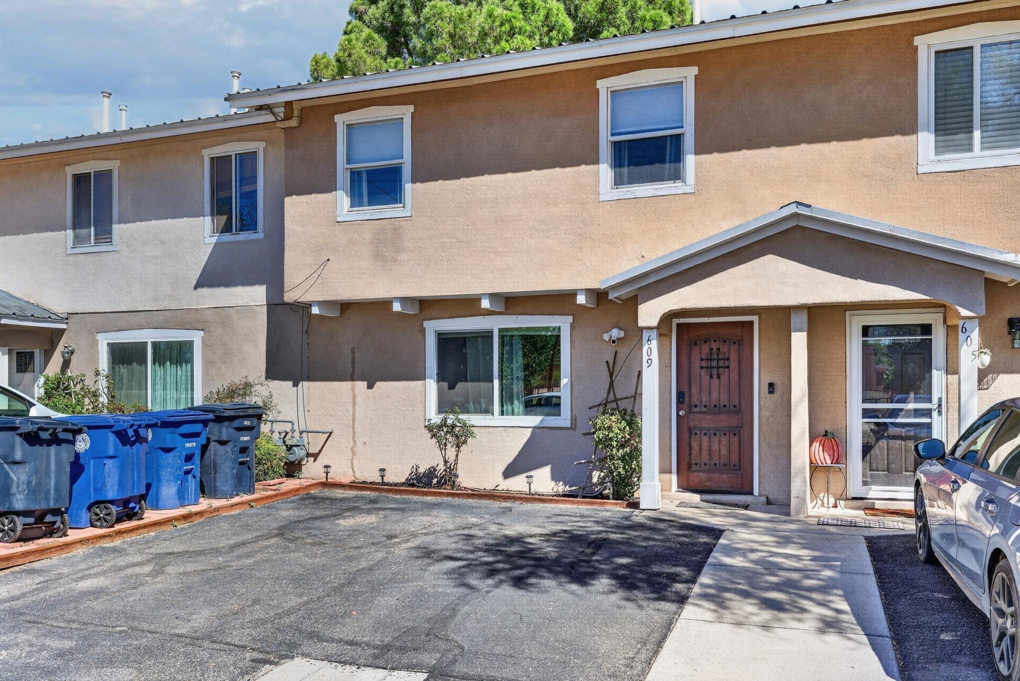 Photo 8 — 609 Grecian Lane NW