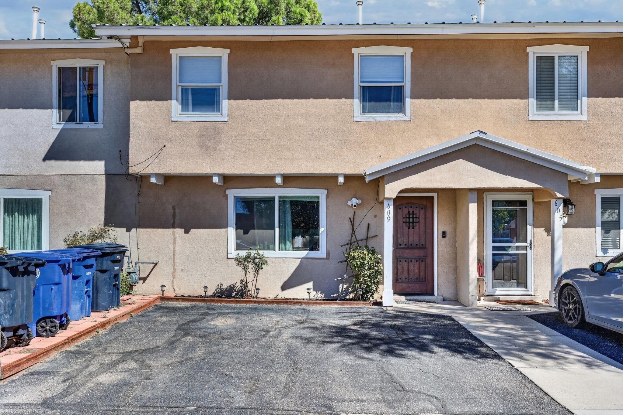 Photo 6 — 609 Grecian Lane NW