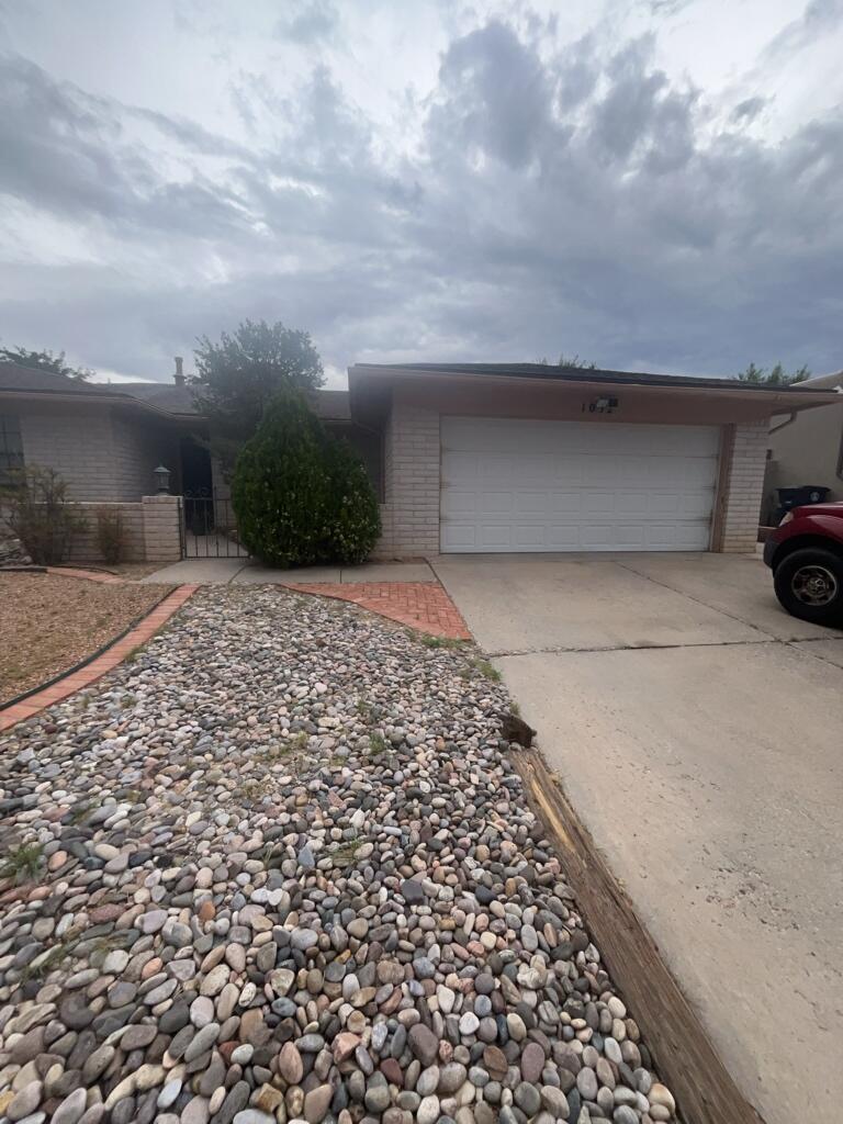 1052 Monte Largo Drive NE, Albuquerque, NM 87123