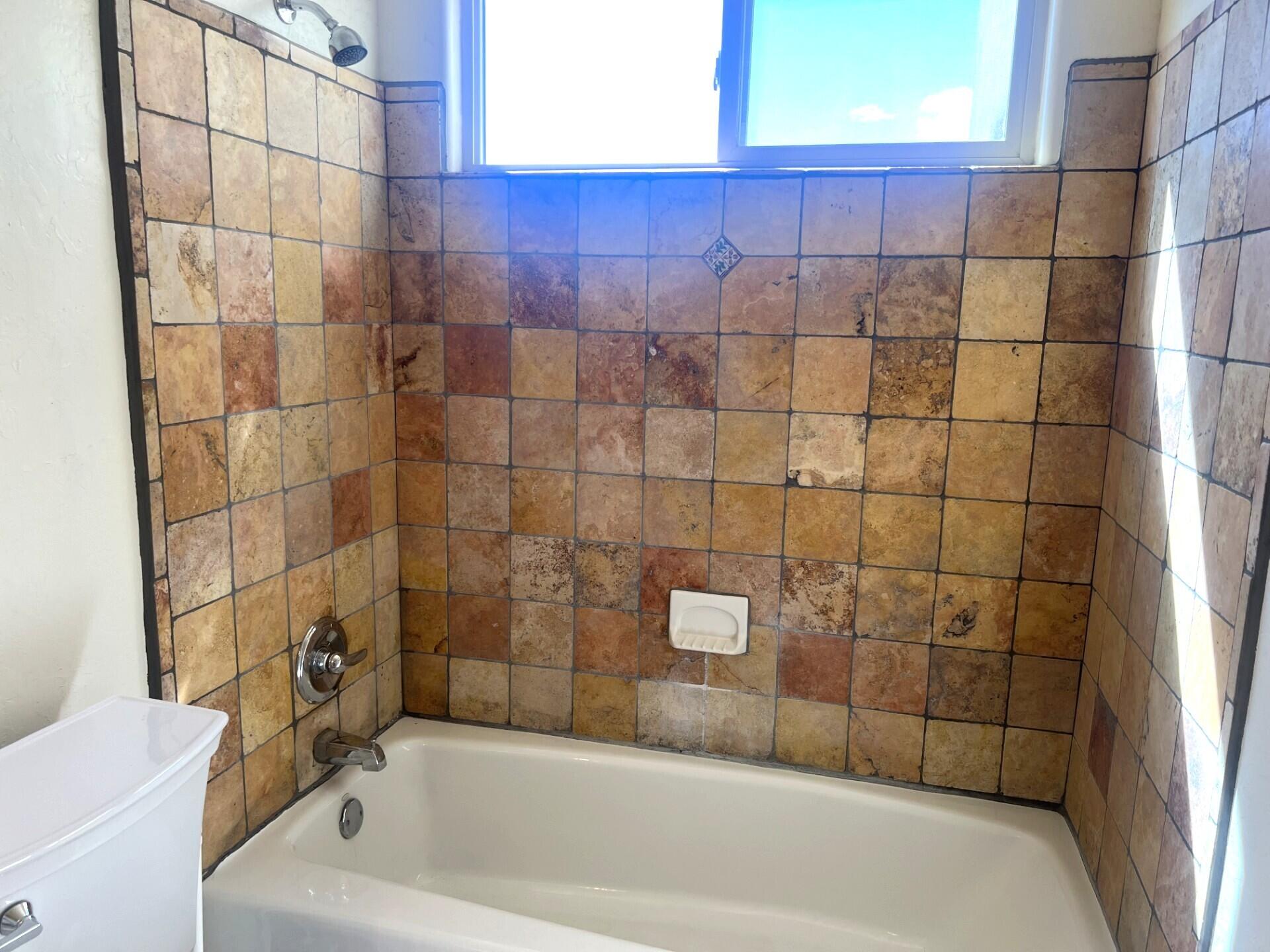 Photo 4 — 3105 Demavend Road NE