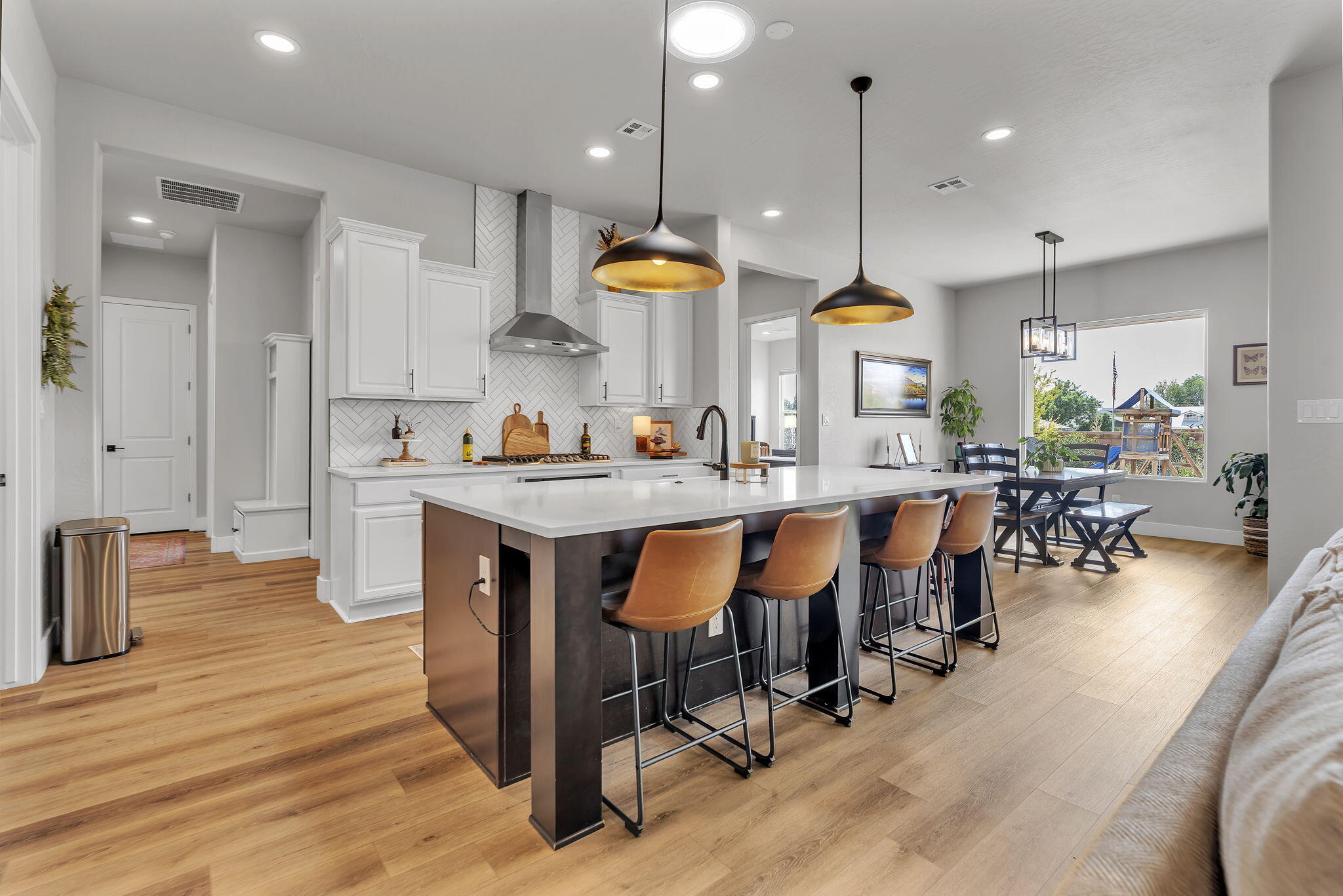 Photo 18 — 7712 Majesty Court NW