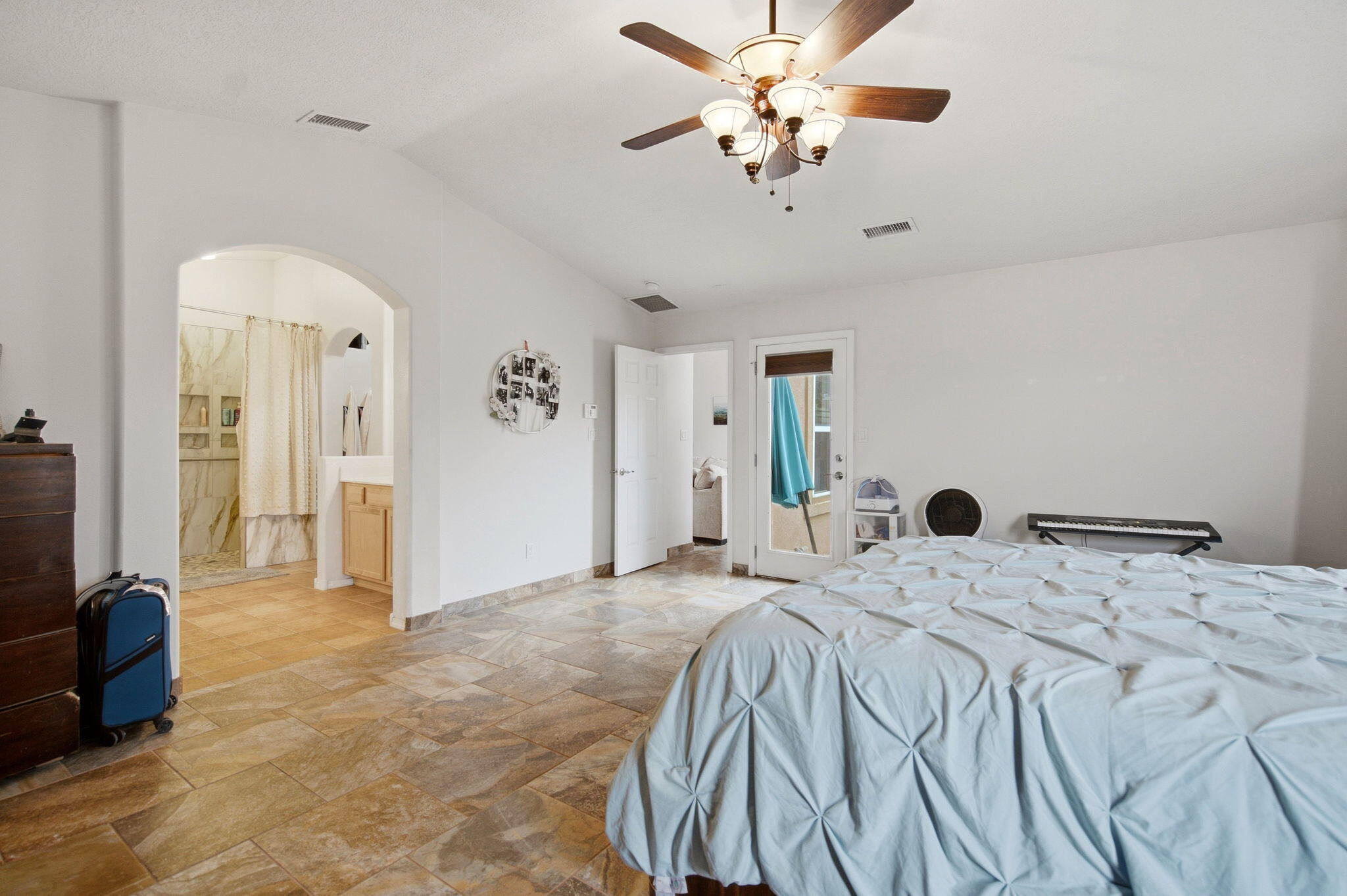 Photo 16 — 2509 Flagstone Road NE
