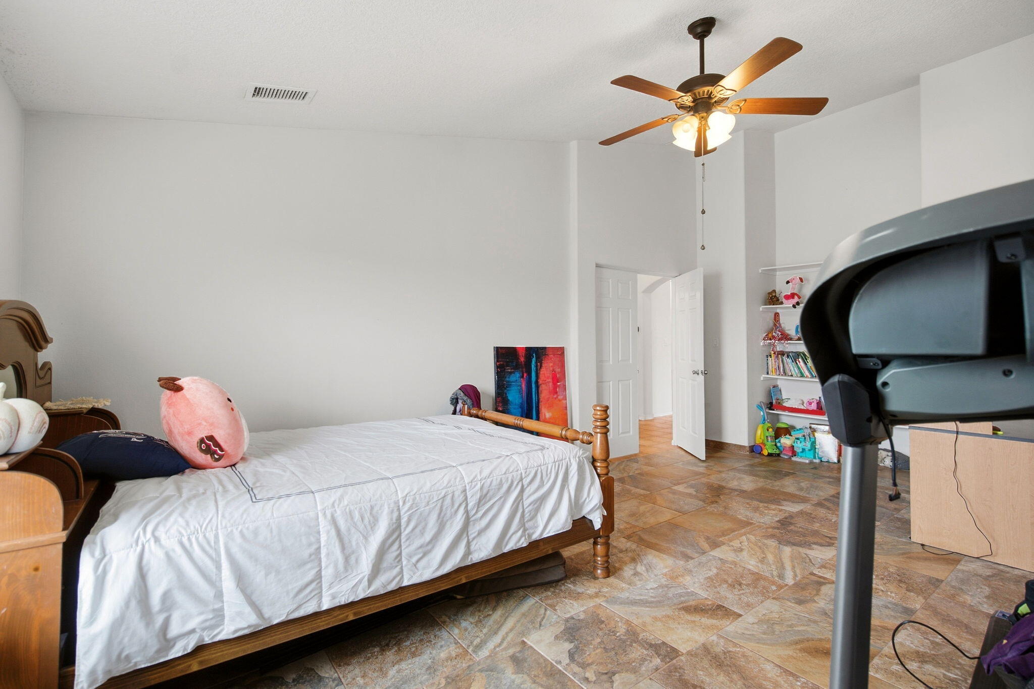 Photo 10 — 2509 Flagstone Road NE