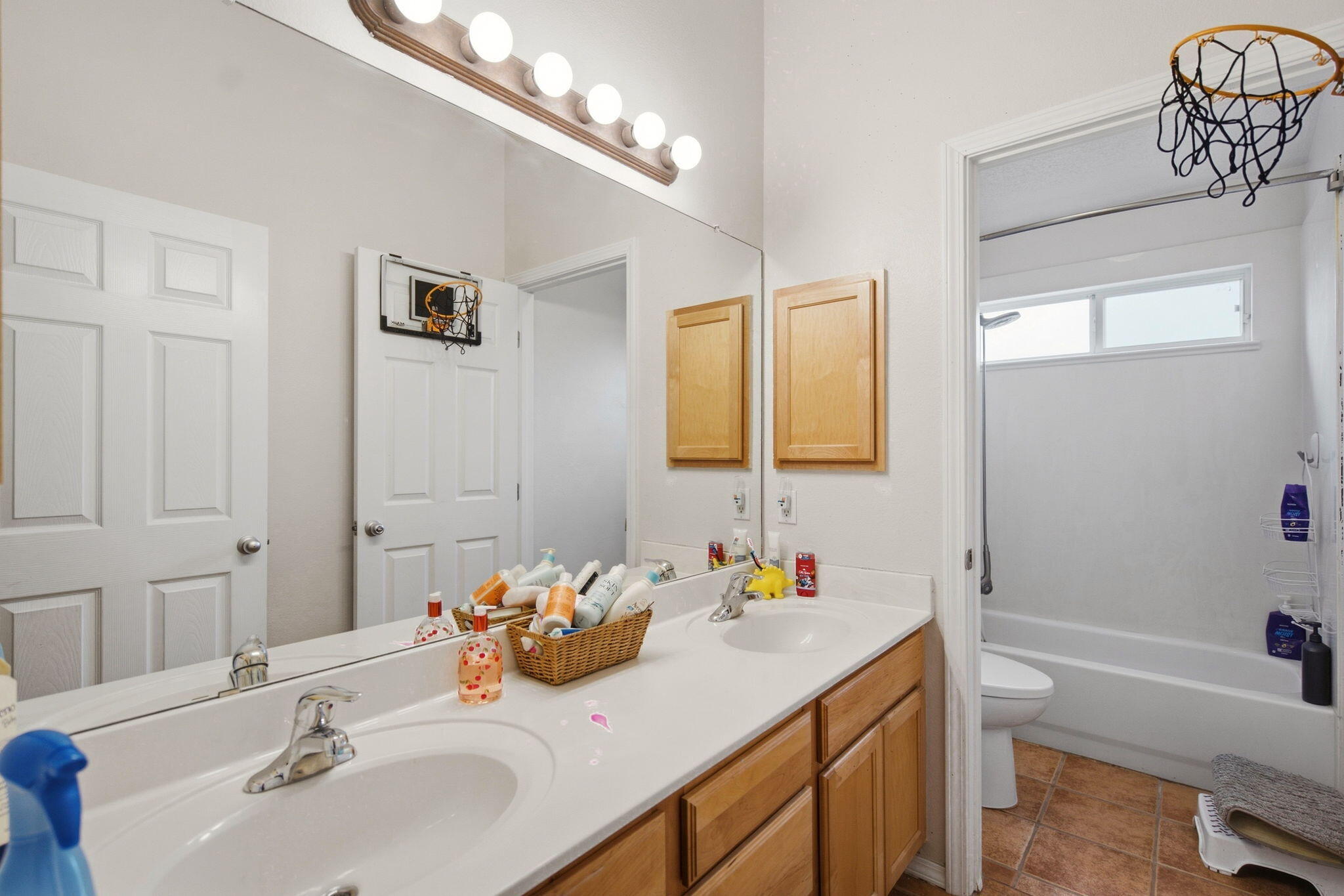Photo 7 — 2509 Flagstone Road NE