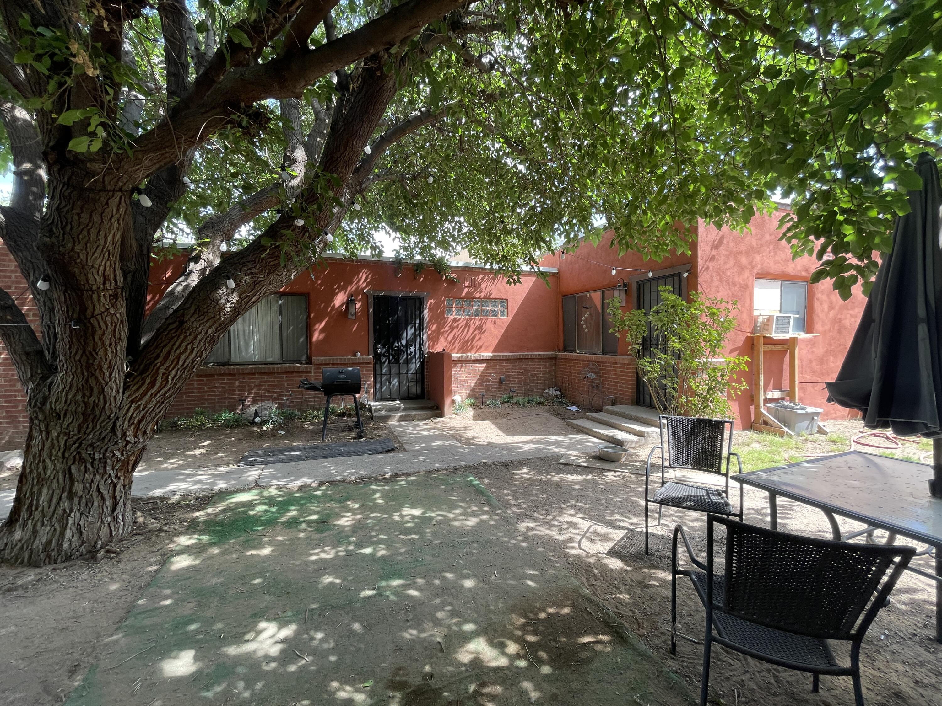 304 Texas Street NE, Albuquerque, NM 87108