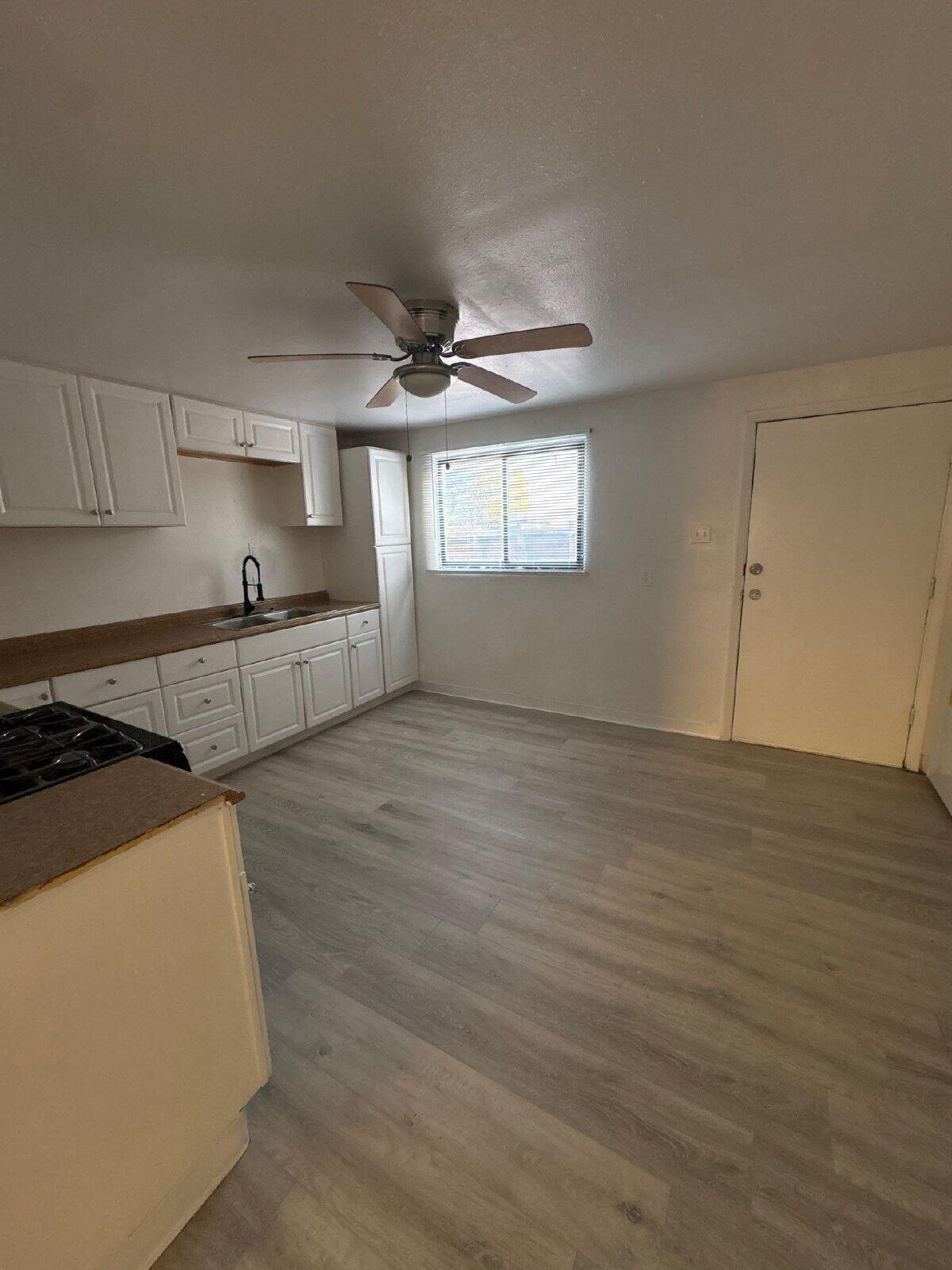 Photo 15 — 304 Texas Street NE