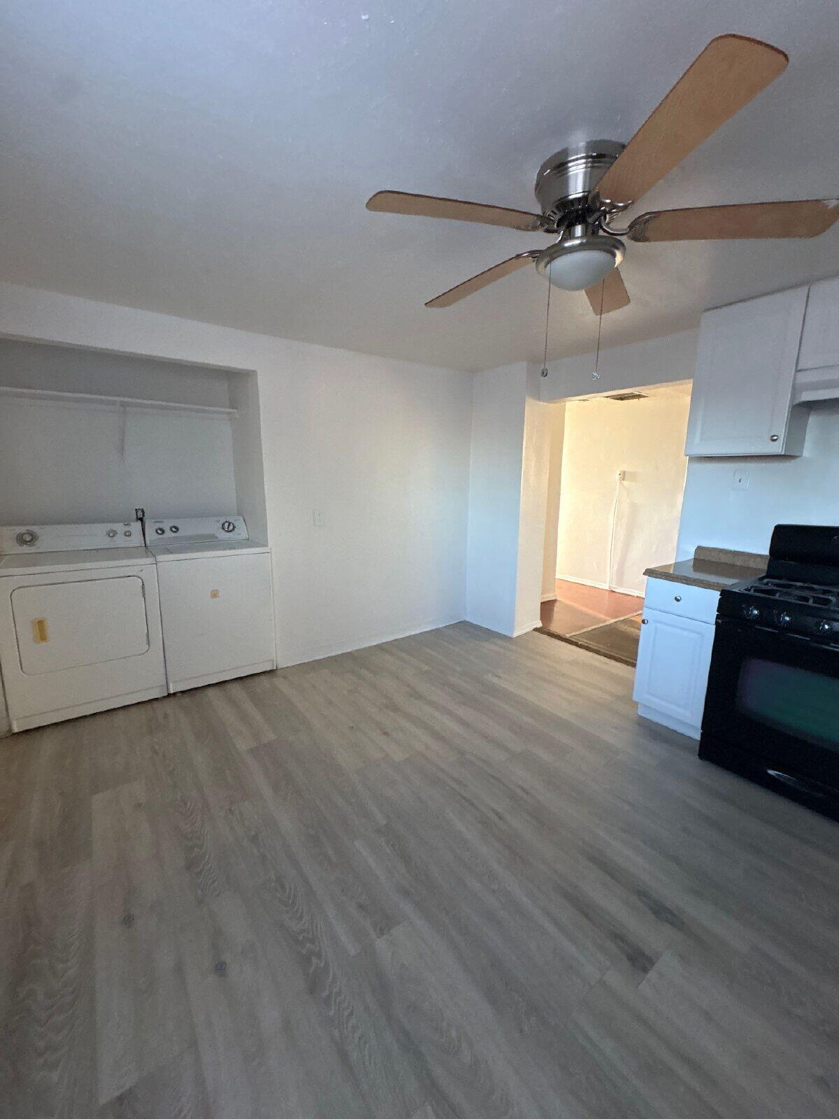 Photo 16 — 304 Texas Street NE