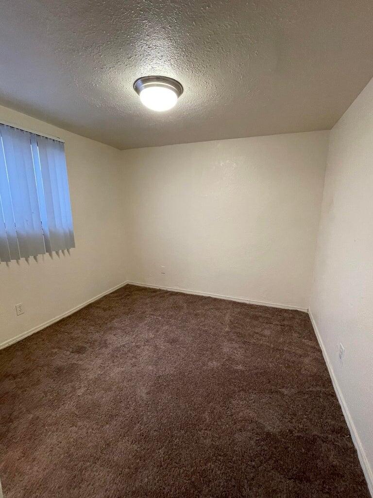 Photo 4 — 304 Texas Street NE