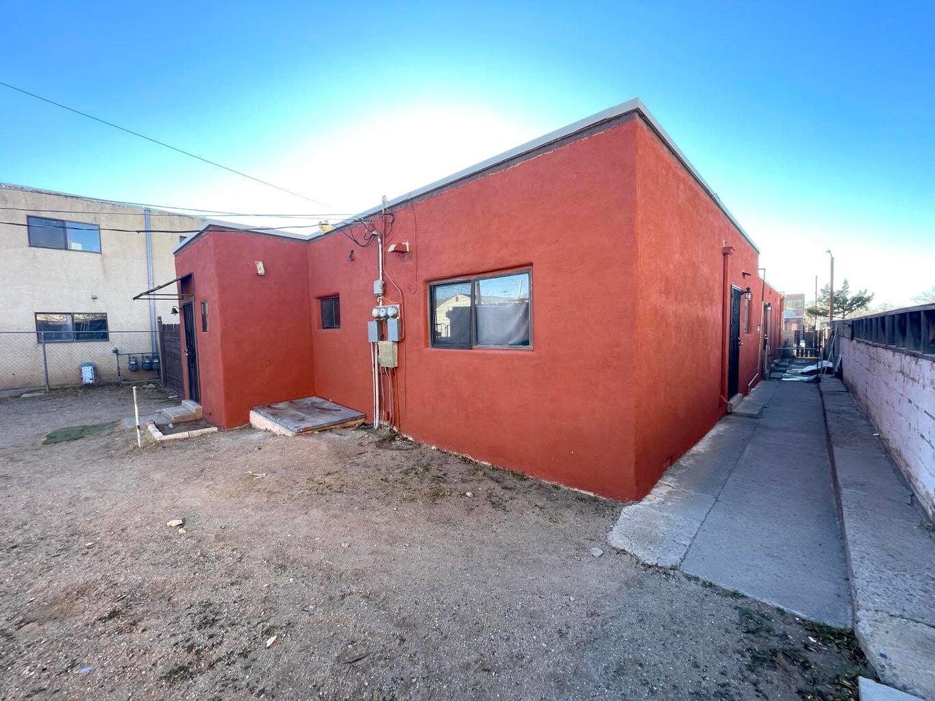 Photo 9 — 304 Texas Street NE
