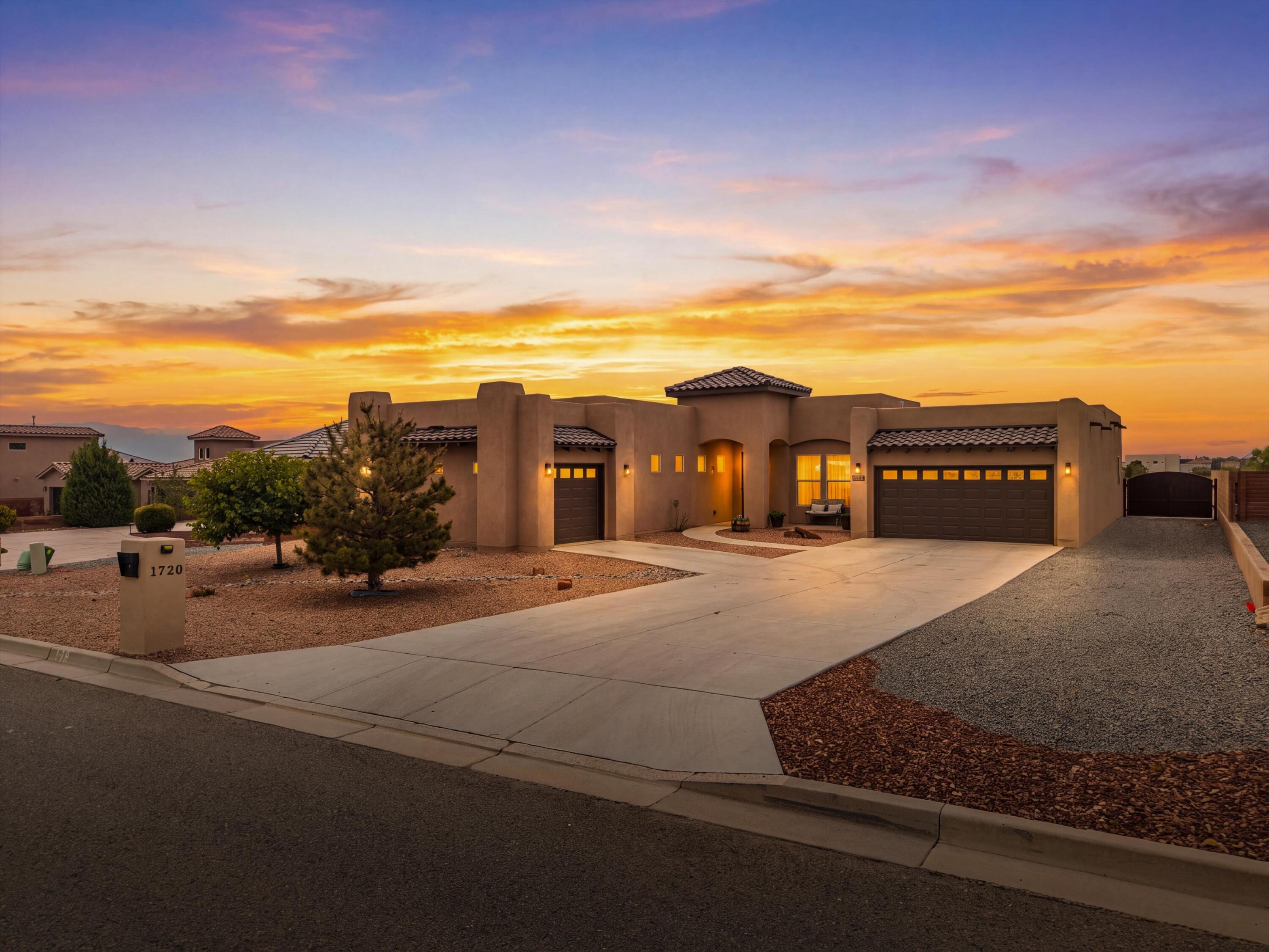 Photo 2 — 3102 May Circle SE
