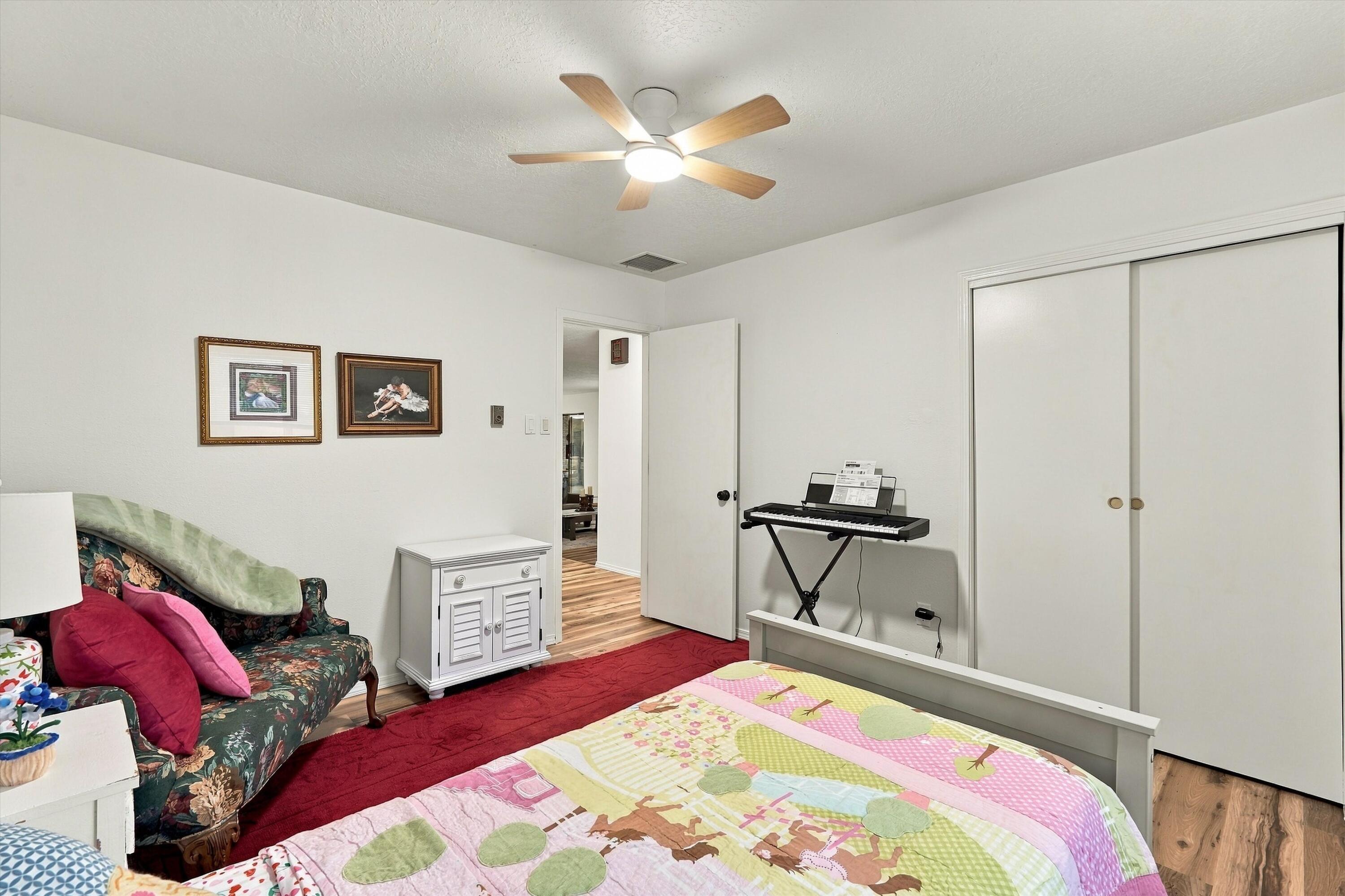 Photo 19 — 3102 May Circle SE