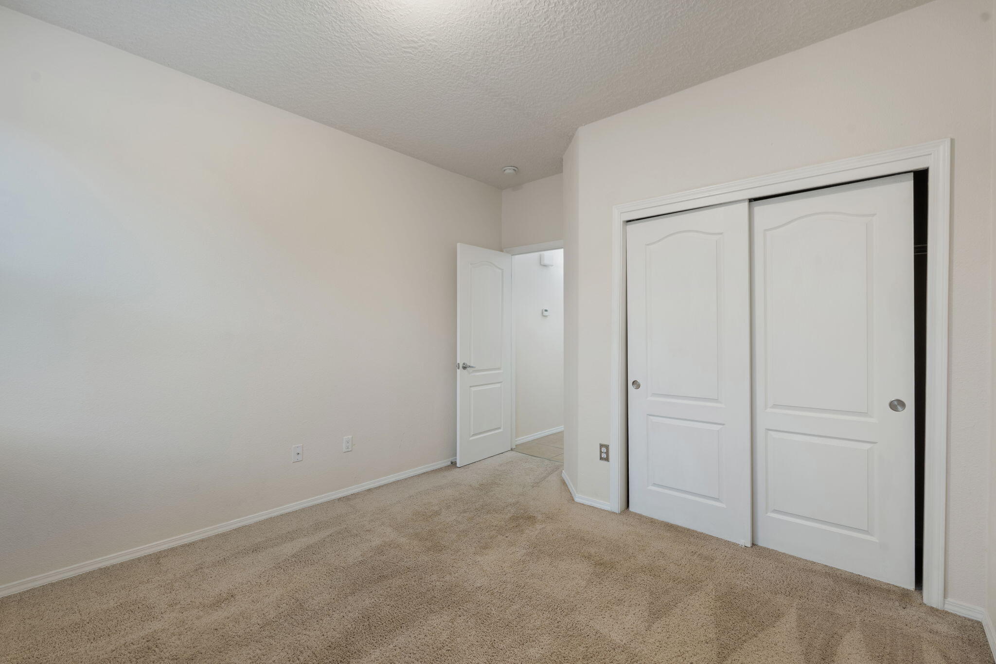 Photo 7 — 1909 Caramesa Drive SE