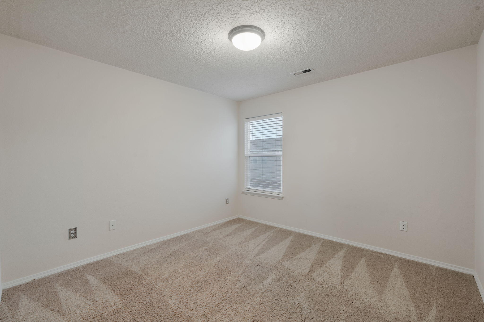 Photo 8 — 1909 Caramesa Drive SE