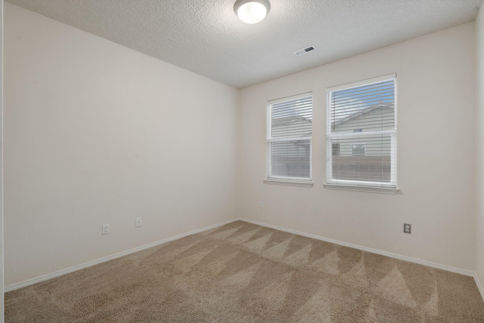Photo 12 — 1909 Caramesa Drive SE