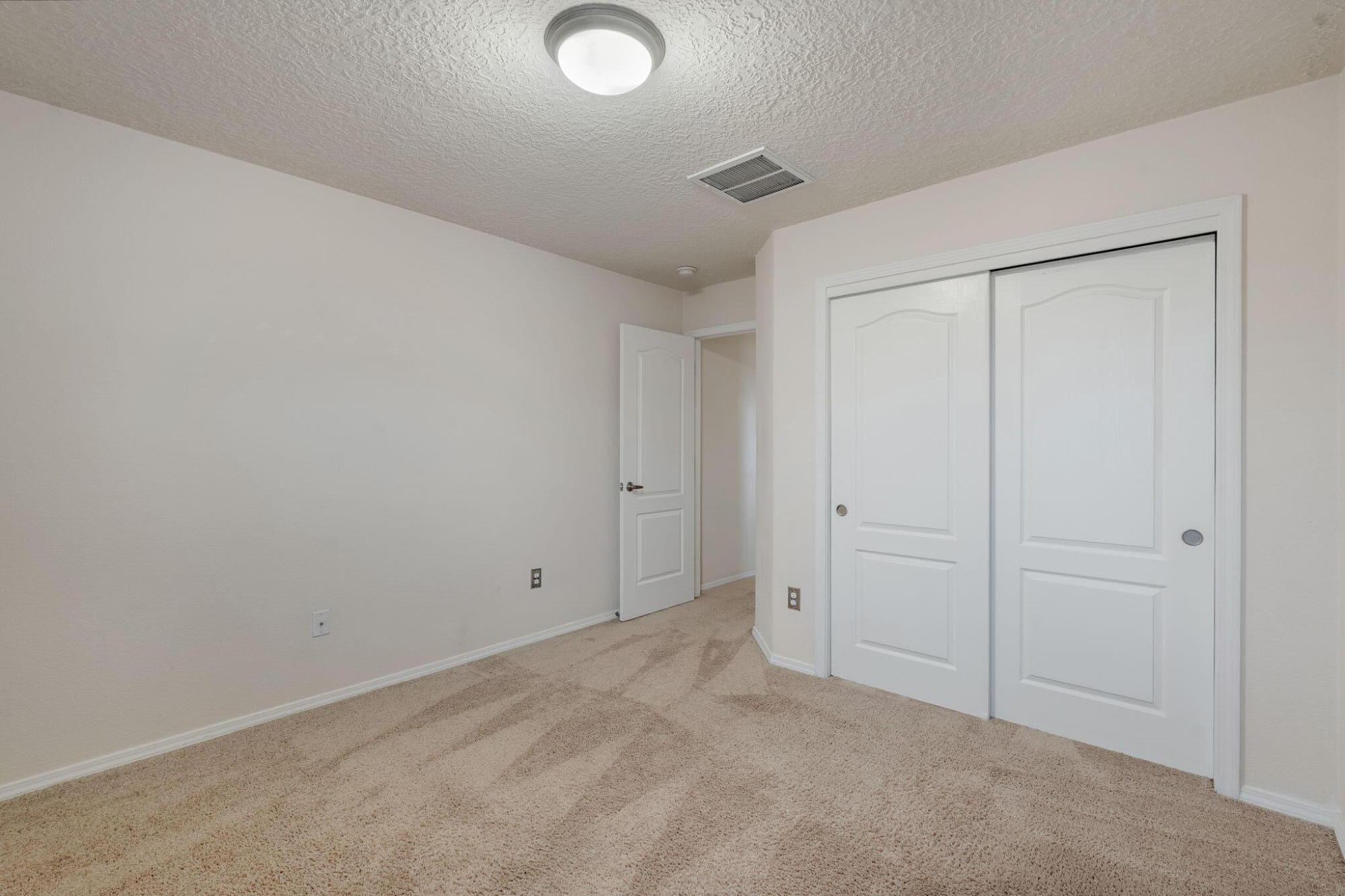 Photo 13 — 1909 Caramesa Drive SE