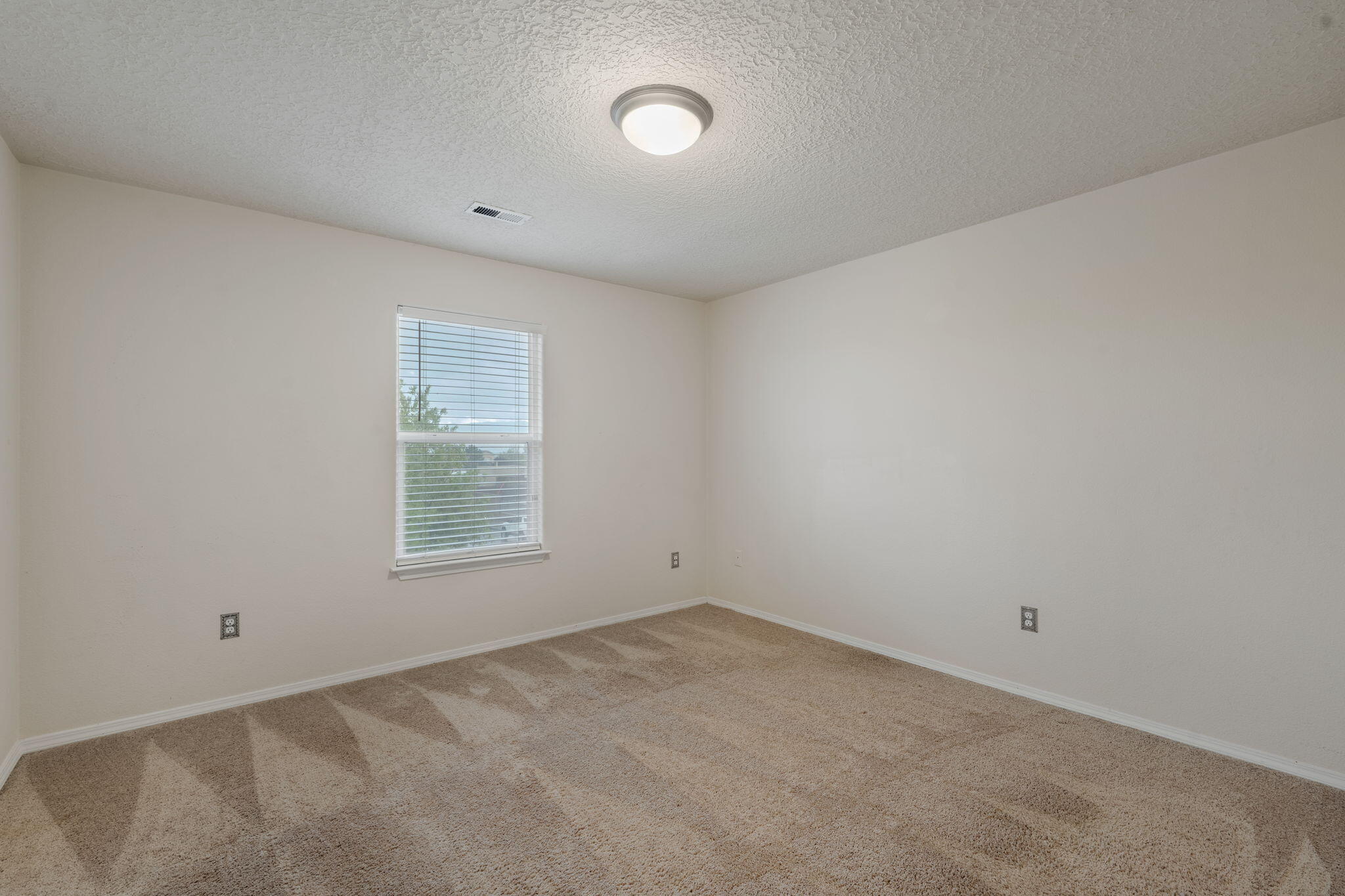 Photo 14 — 1909 Caramesa Drive SE