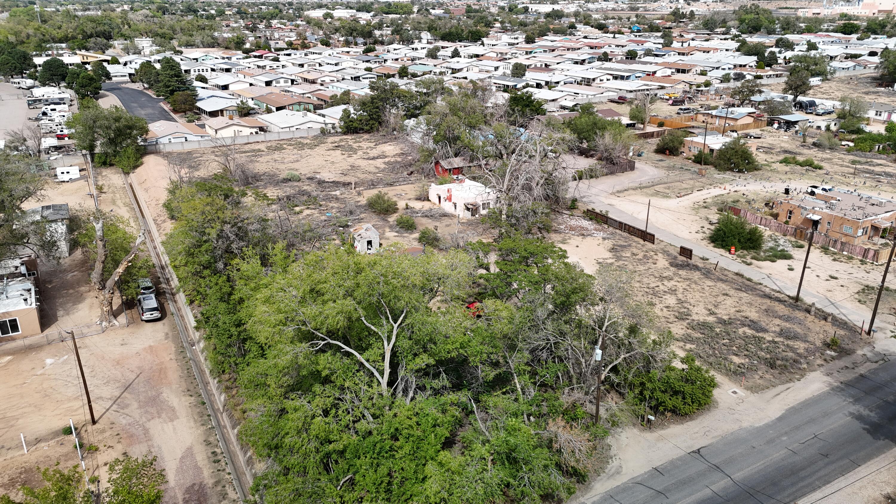 Photo 4 — 505 Mission Avenue NE