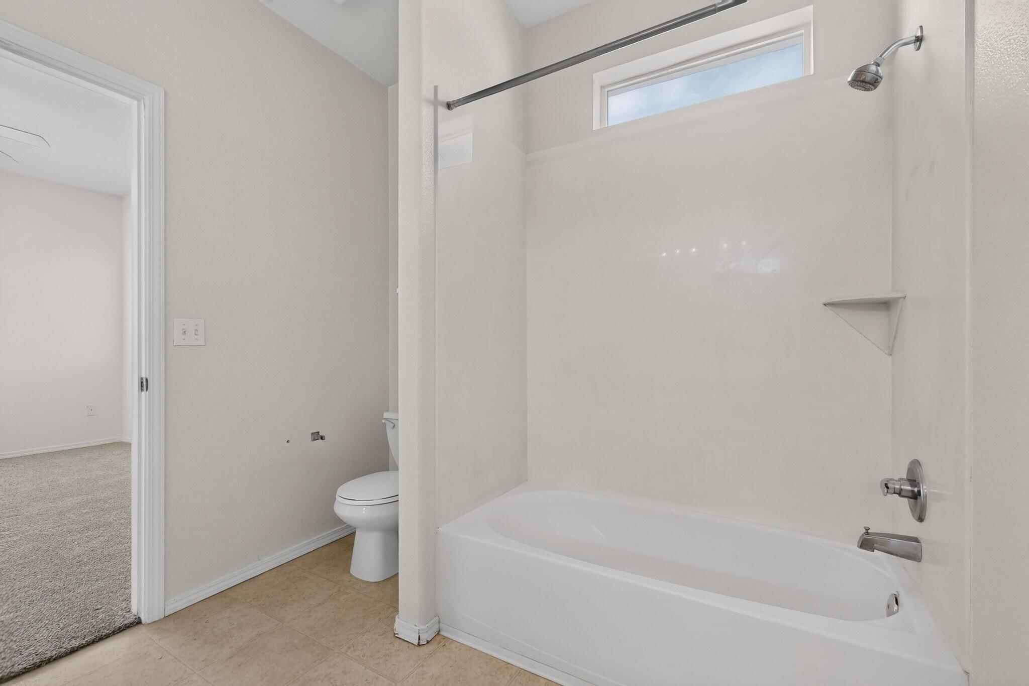 Photo 10 — 6800 Vista Del Norte Drive NE 422