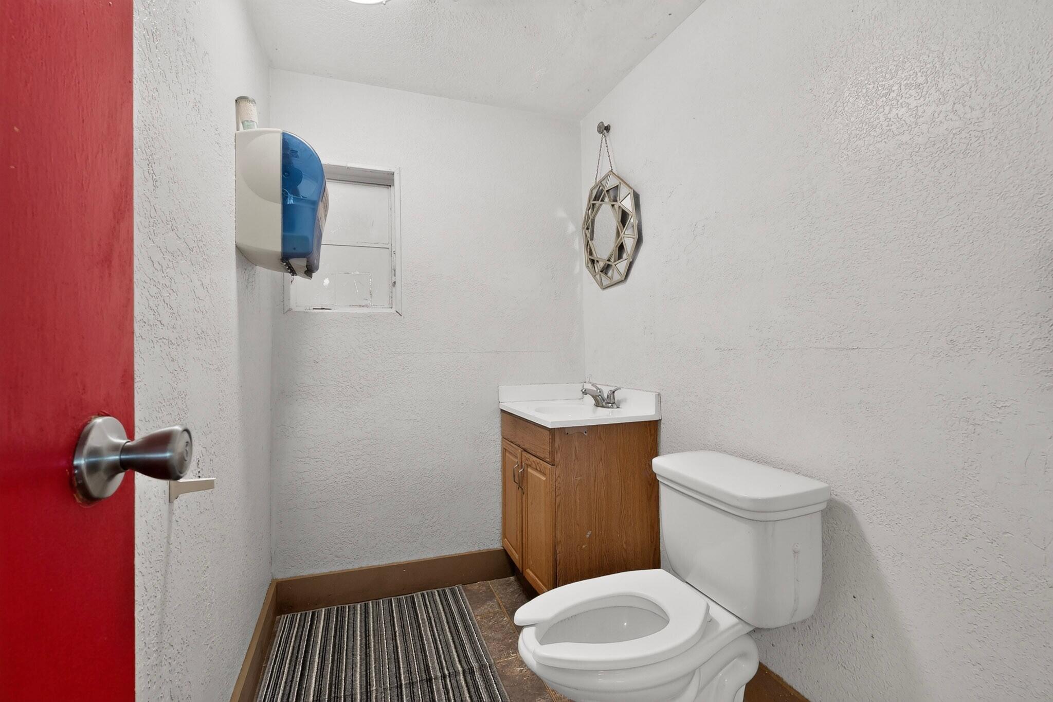 Photo 12 — 605 Broadway
