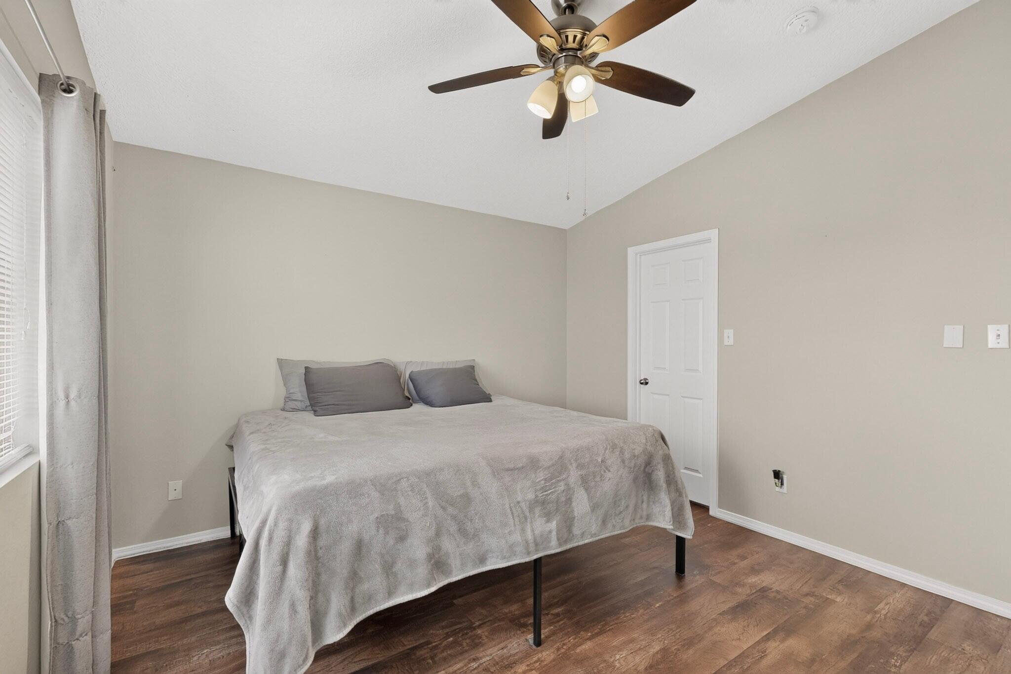 Photo 11 — 10716 Beaker Road SW
