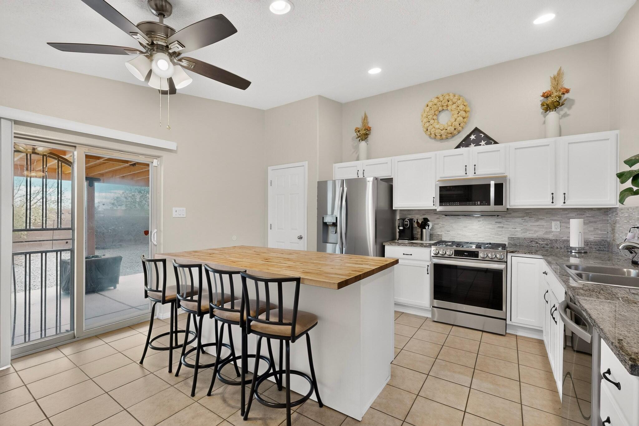 Photo 2 — 10716 Beaker Road SW