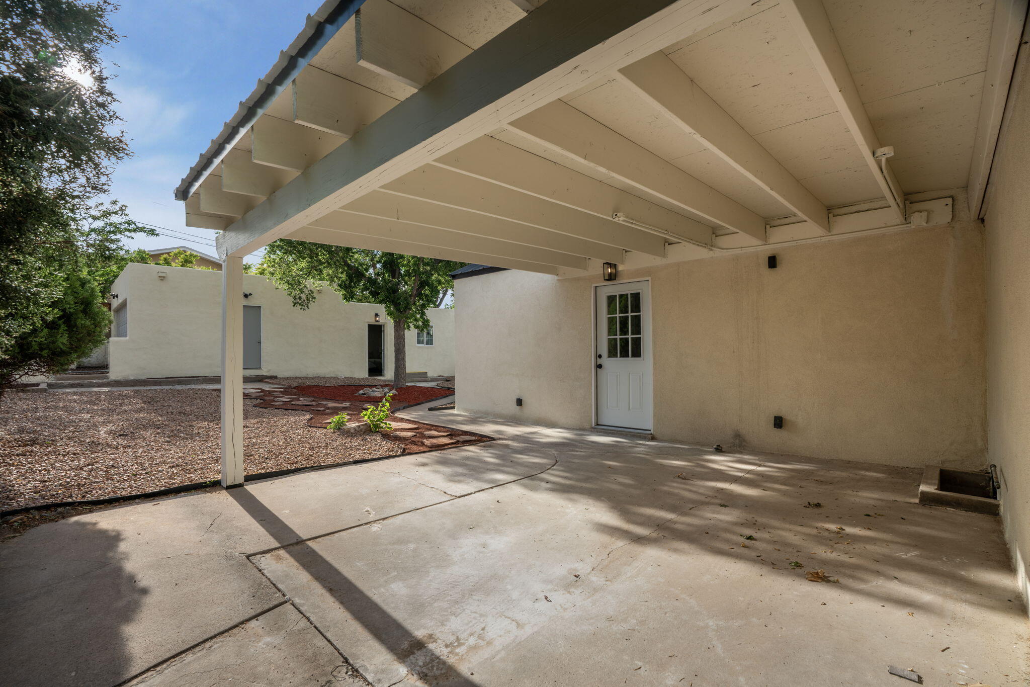 Photo 8 — 219 Solano Drive SE