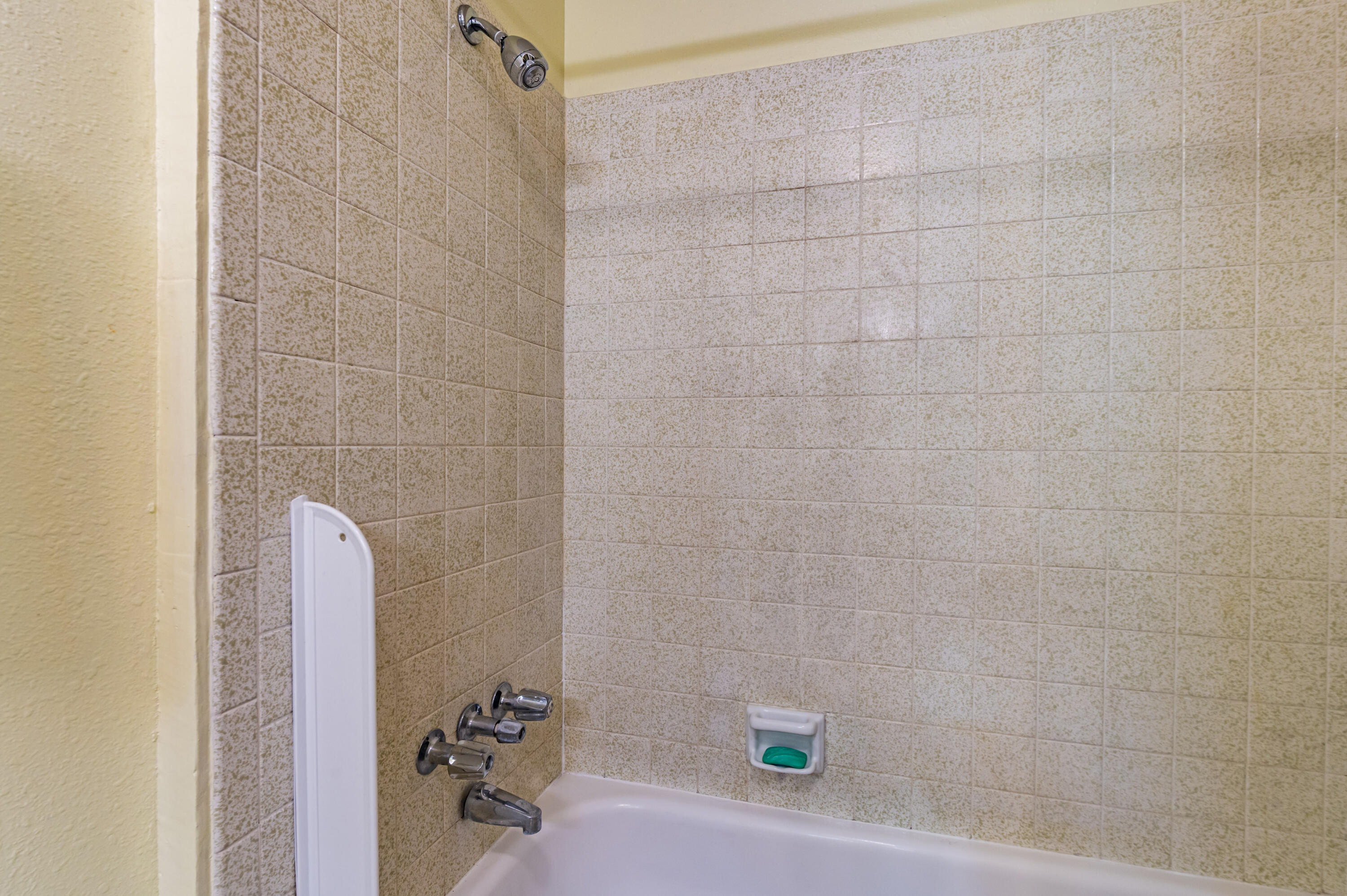 Photo 8 — 803 Pinehurst Road SE