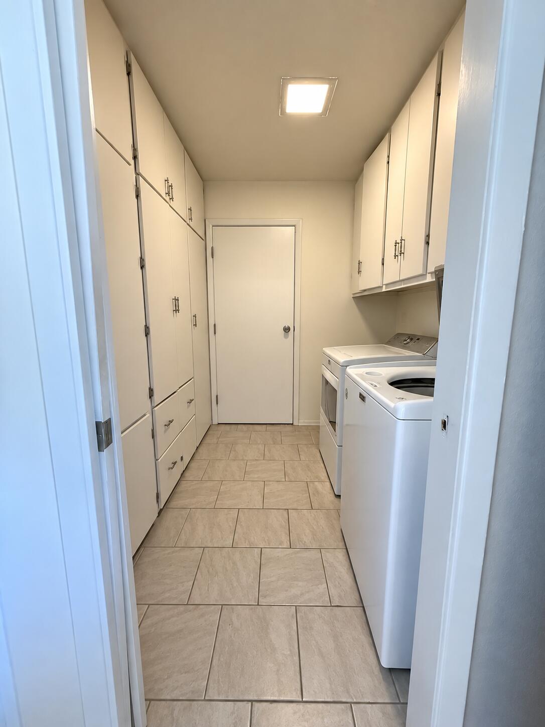Photo 14 — 3708 Chelwood Drive NE