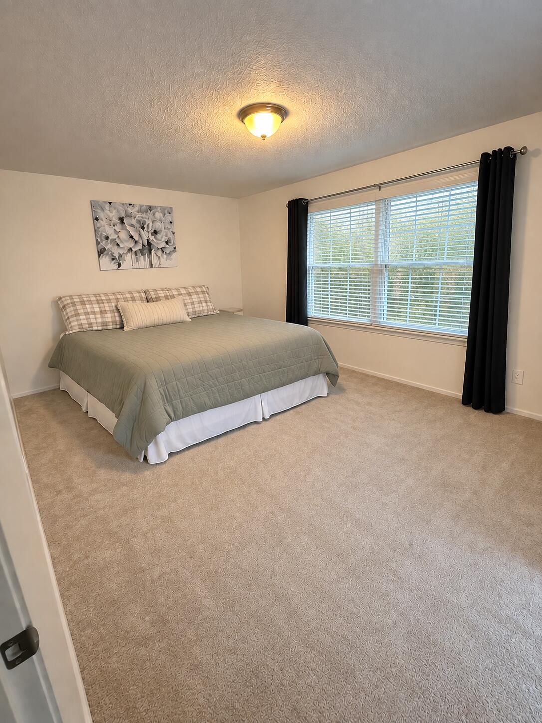 Photo 8 — 3708 Chelwood Drive NE