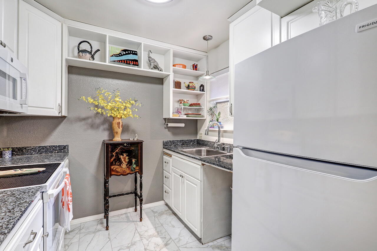 Photo 8 — 1821 Dartmouth Drive NE 104