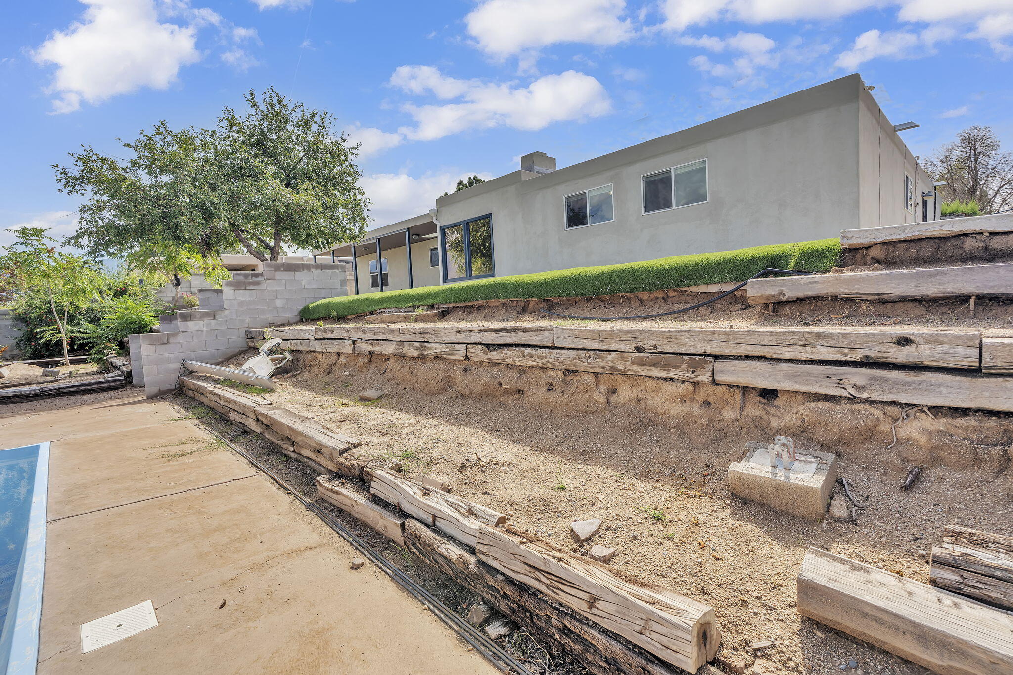Photo 17 — 8901 Osuna Road NE