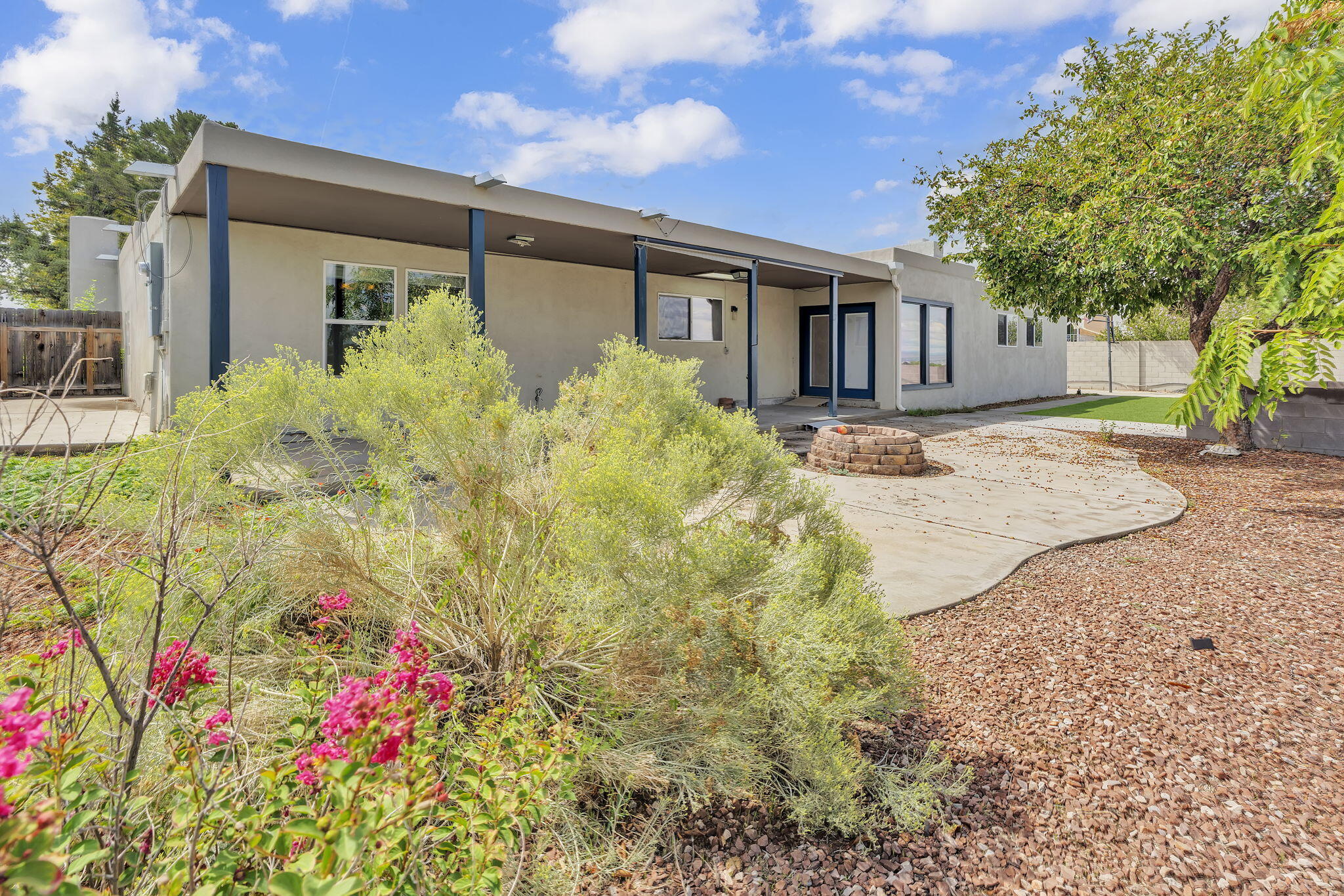 Photo 13 — 8901 Osuna Road NE