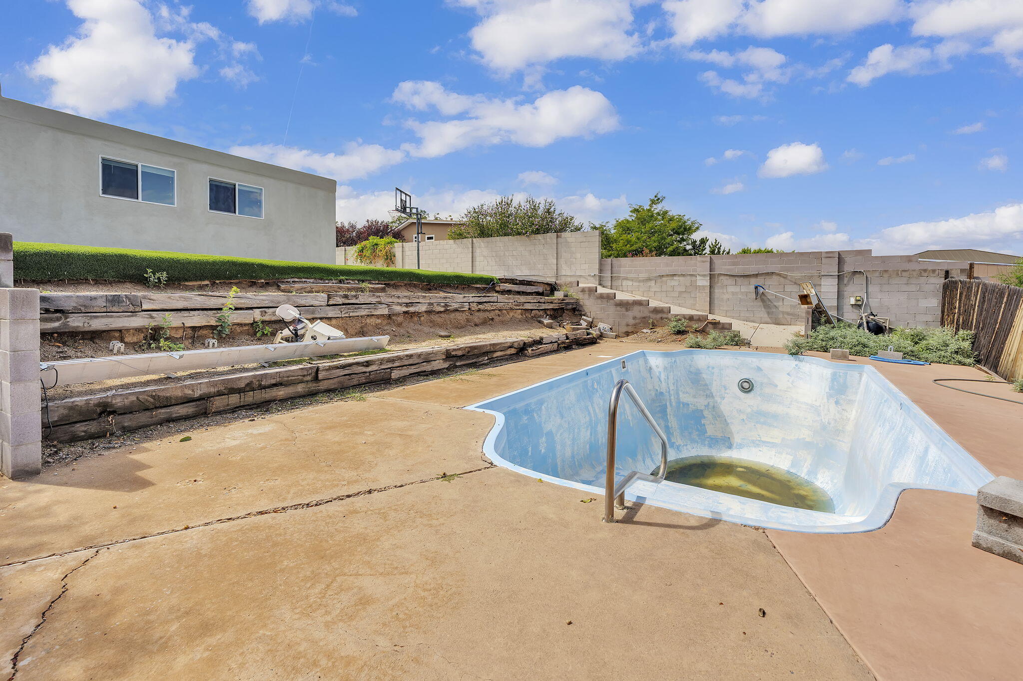 Photo 6 — 8901 Osuna Road NE