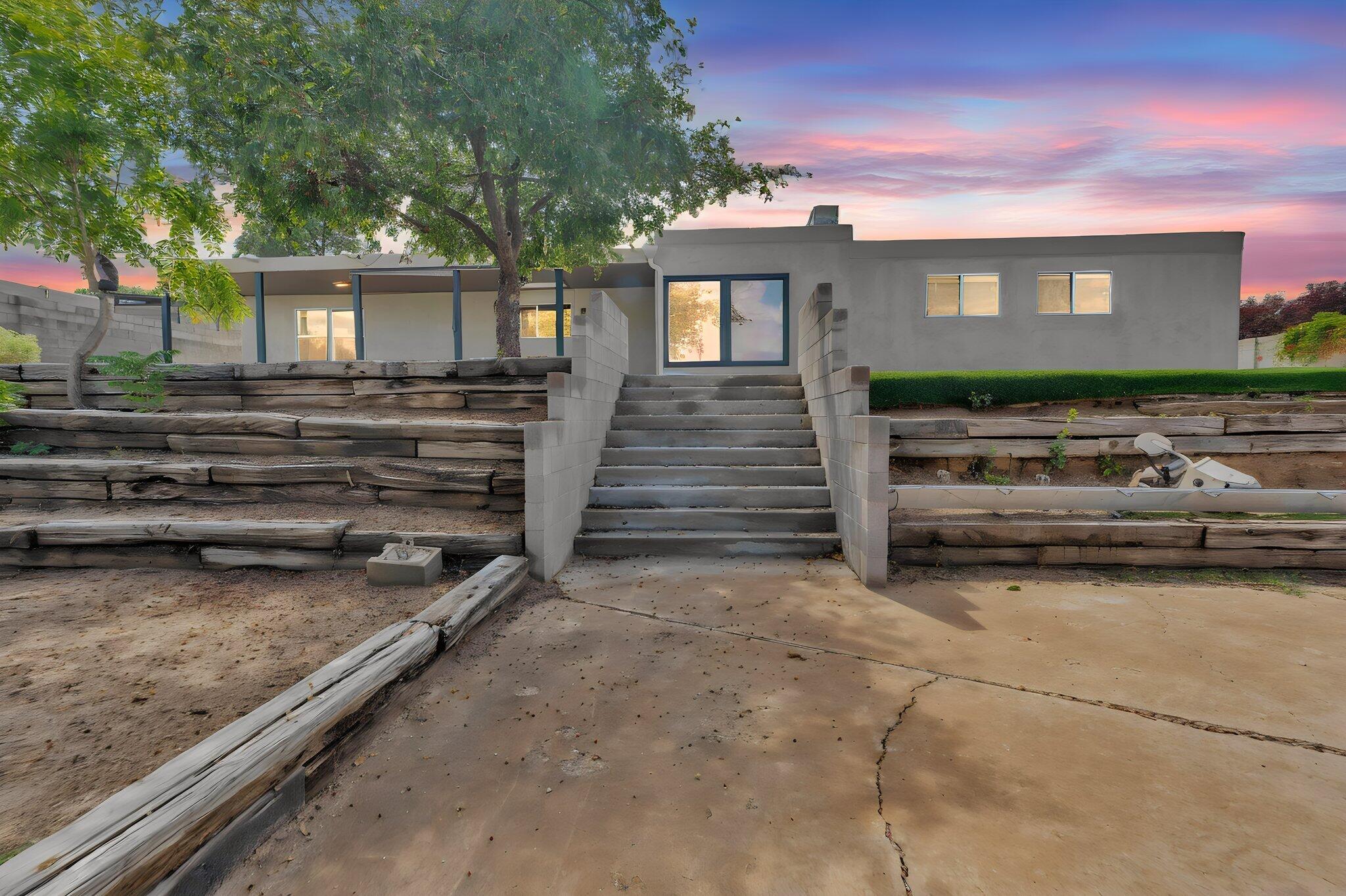 Photo 4 — 8901 Osuna Road NE