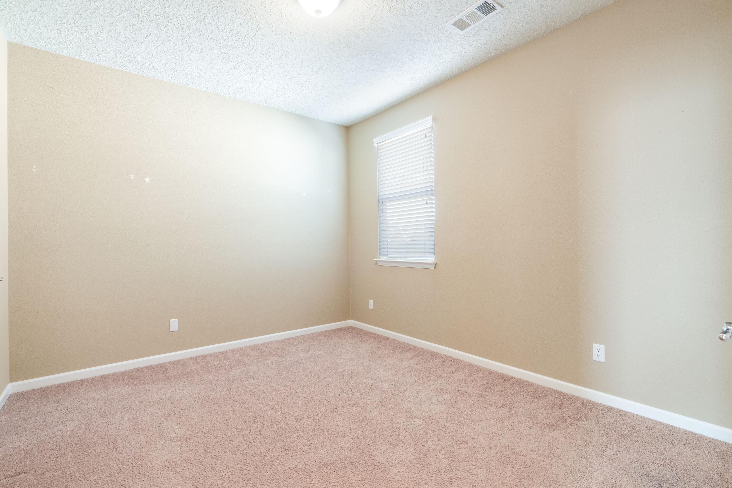 Photo 20 — 4010 Sierra Alta Avenue NE