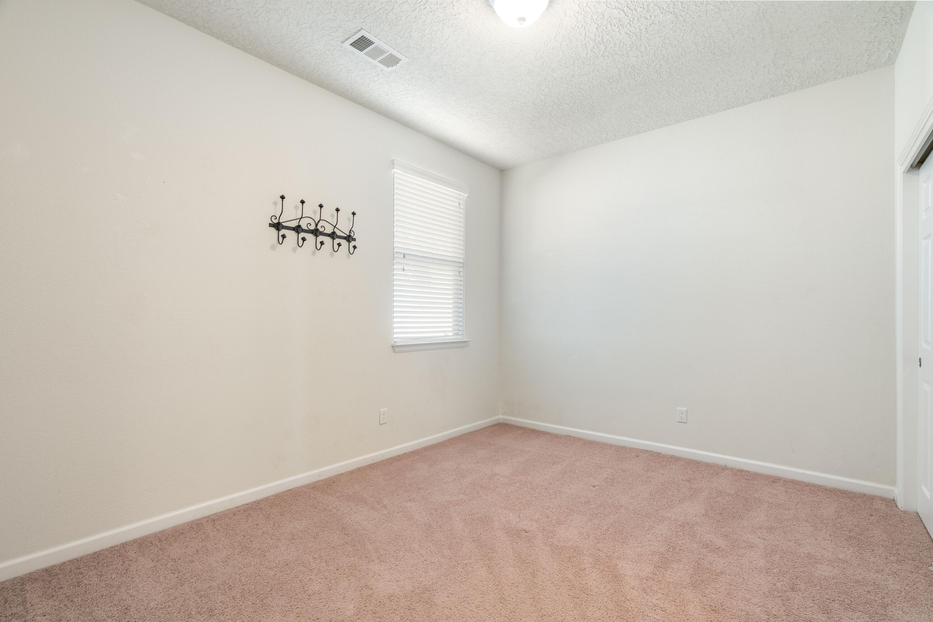 Photo 17 — 4010 Sierra Alta Avenue NE