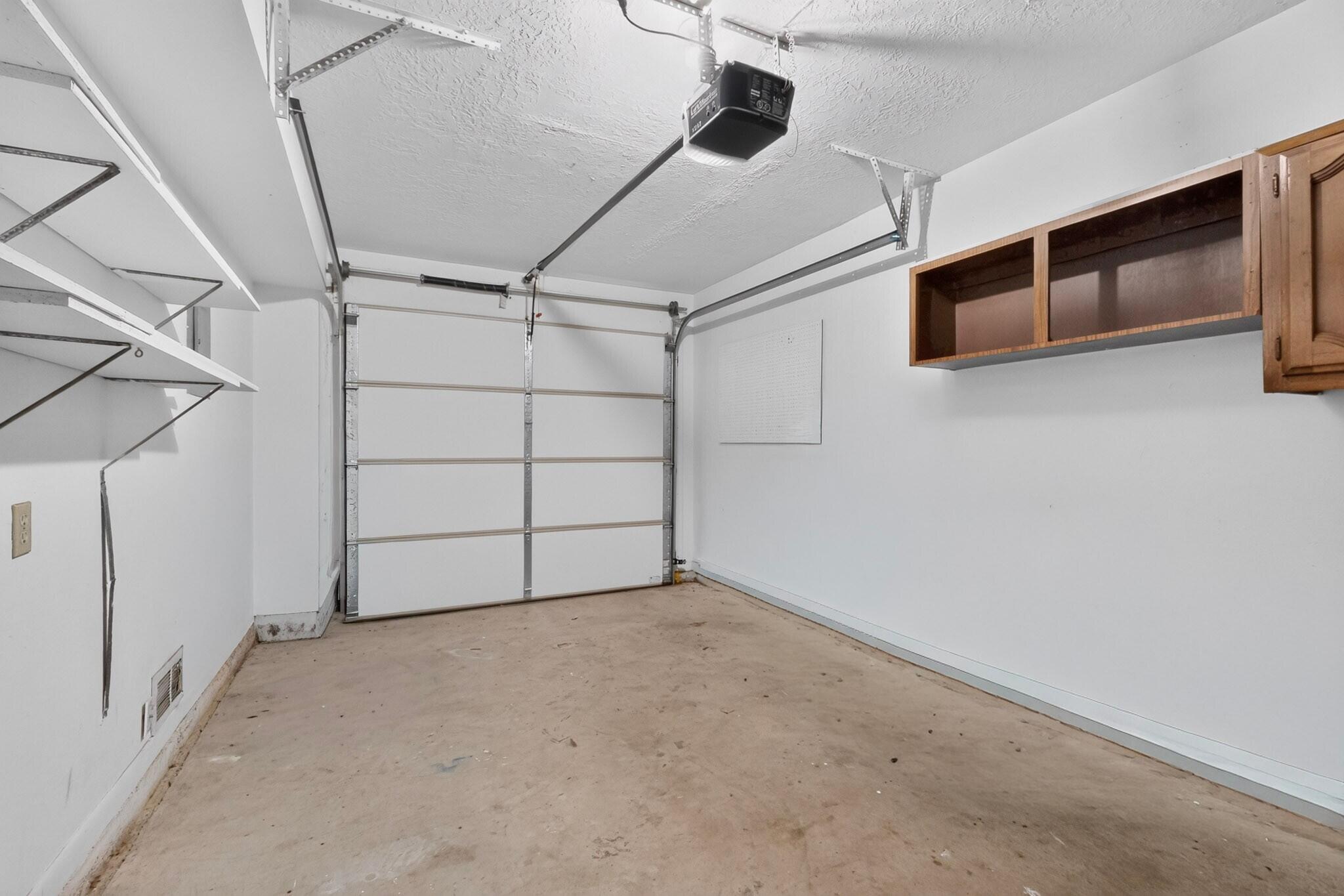 Photo 10 — 2835 Estrella Brillante Street NW