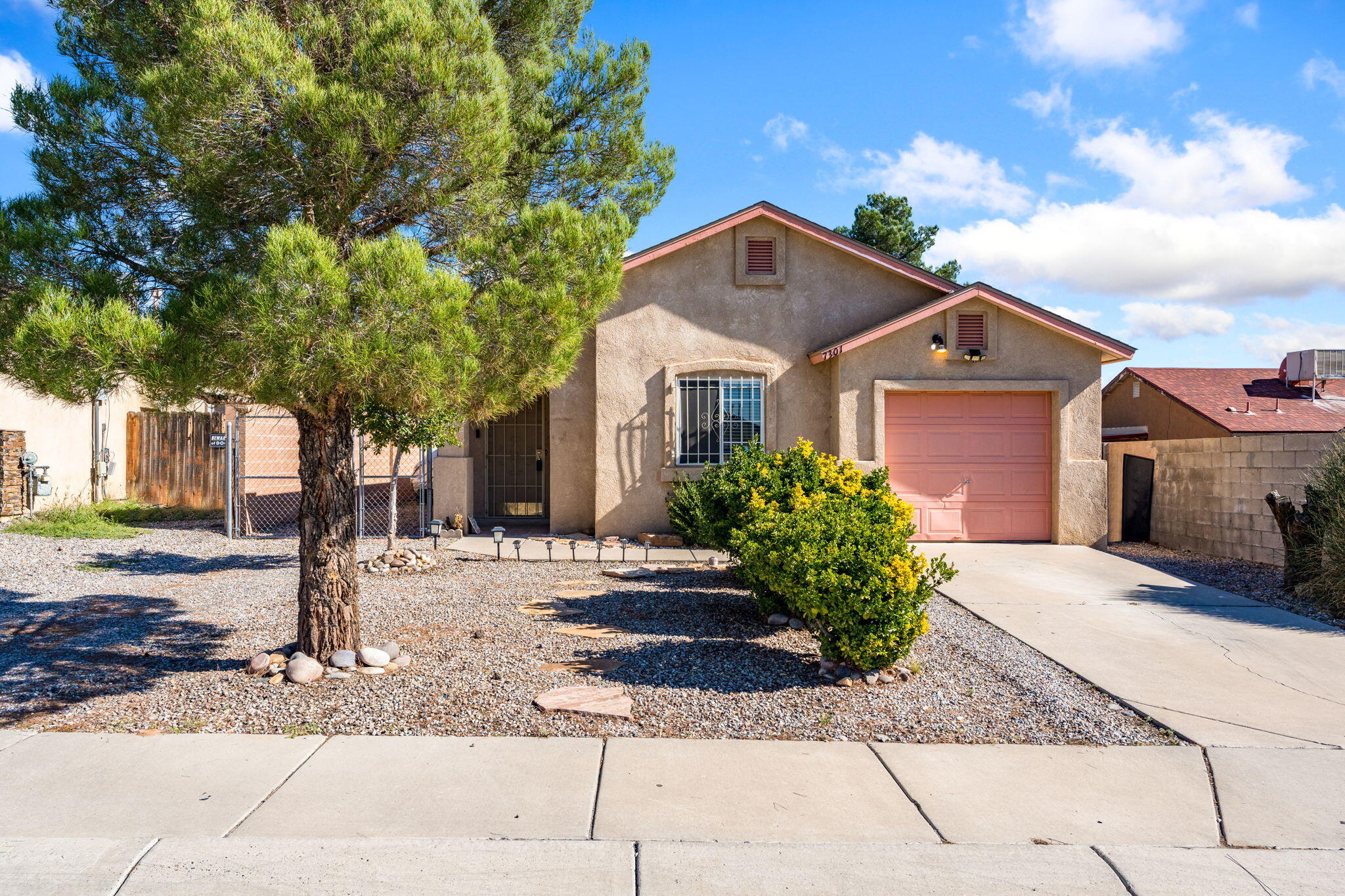 7301 Seven Falls Court SW, Albuquerque, NM 87121