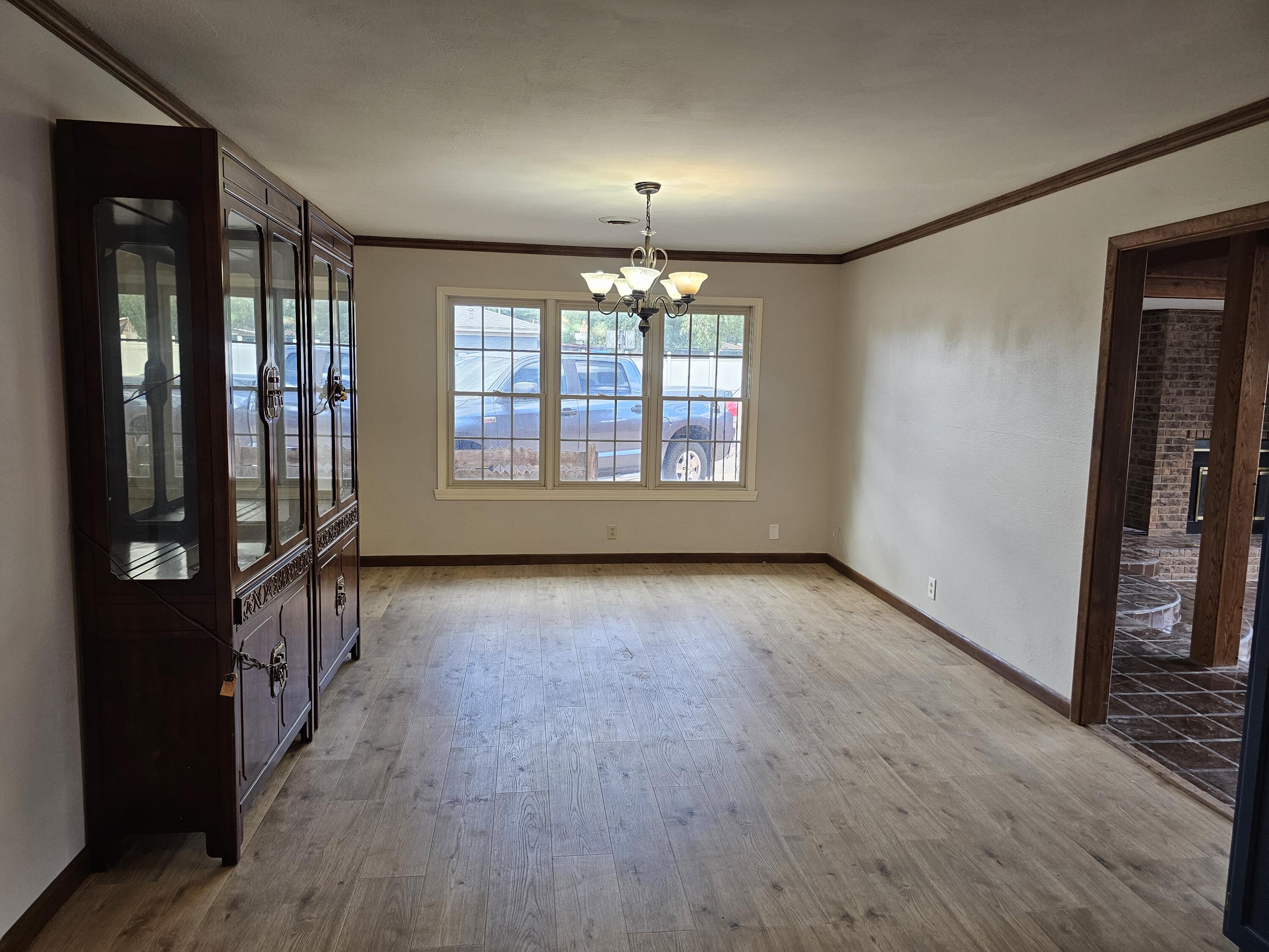 Photo 15 — 400 Casaus Avenue