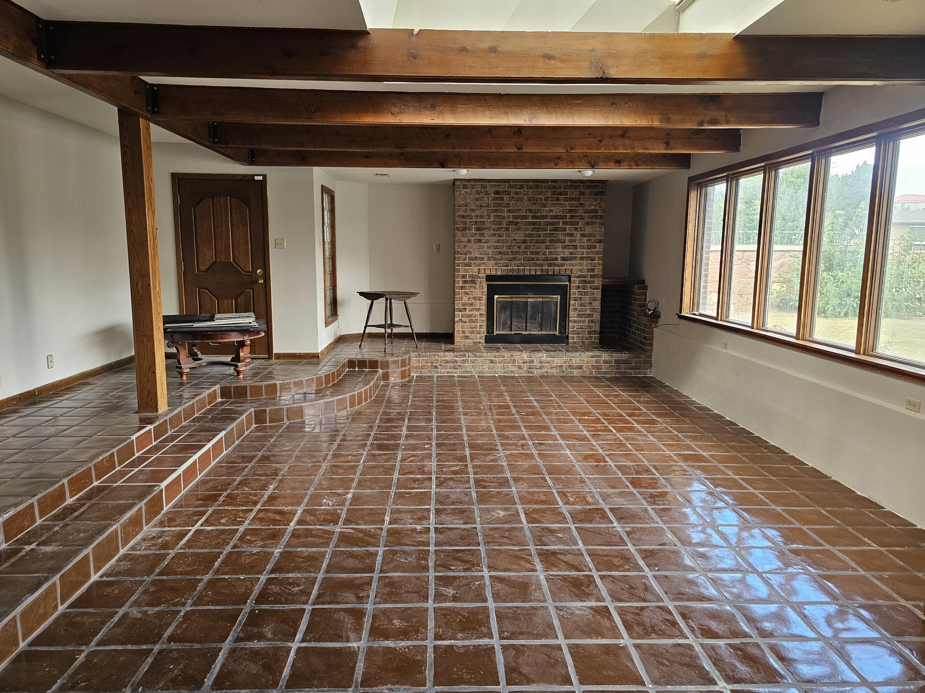 Photo 14 — 400 Casaus Avenue