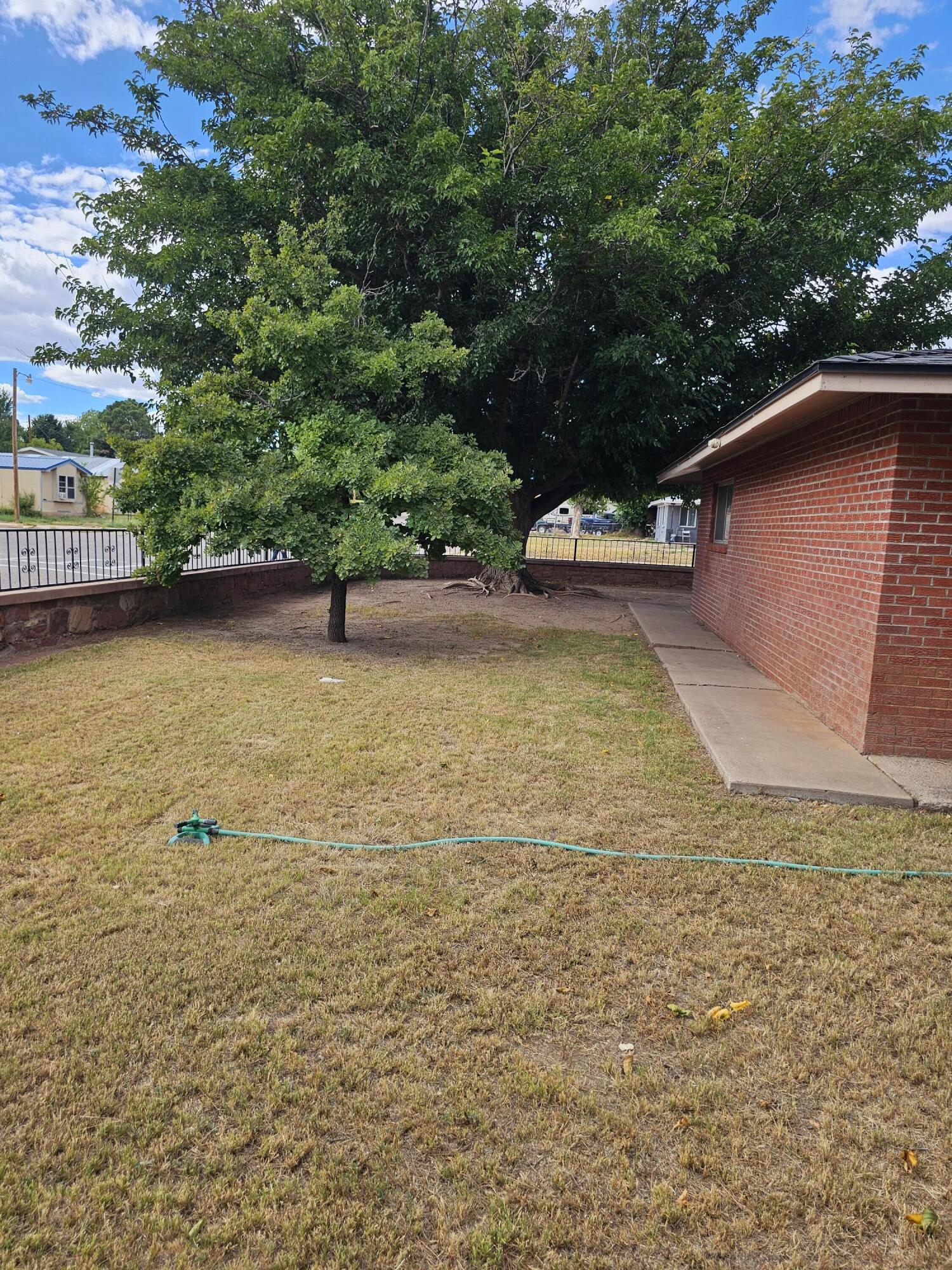 Photo 9 — 400 Casaus Avenue