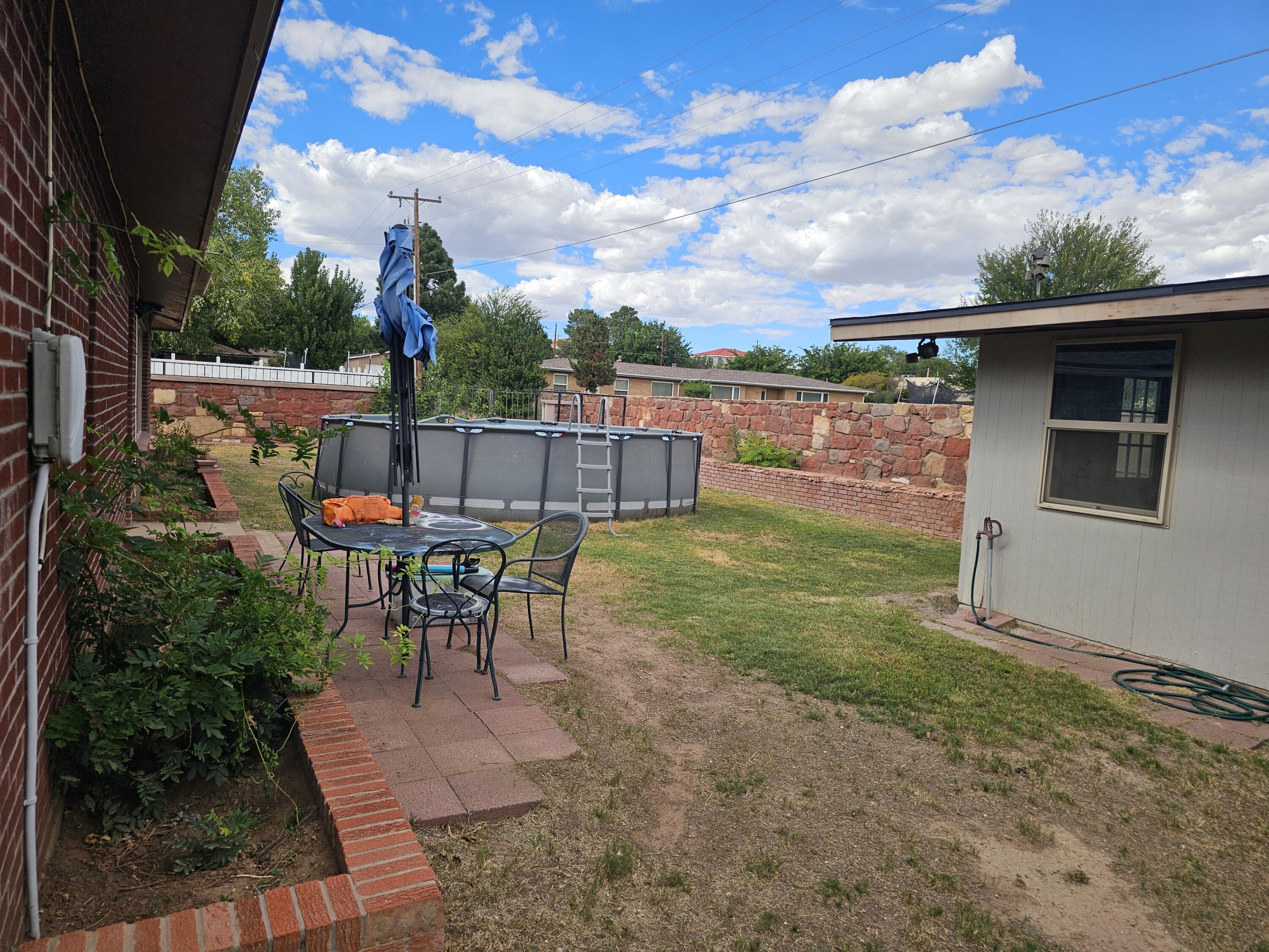 Photo 6 — 400 Casaus Avenue