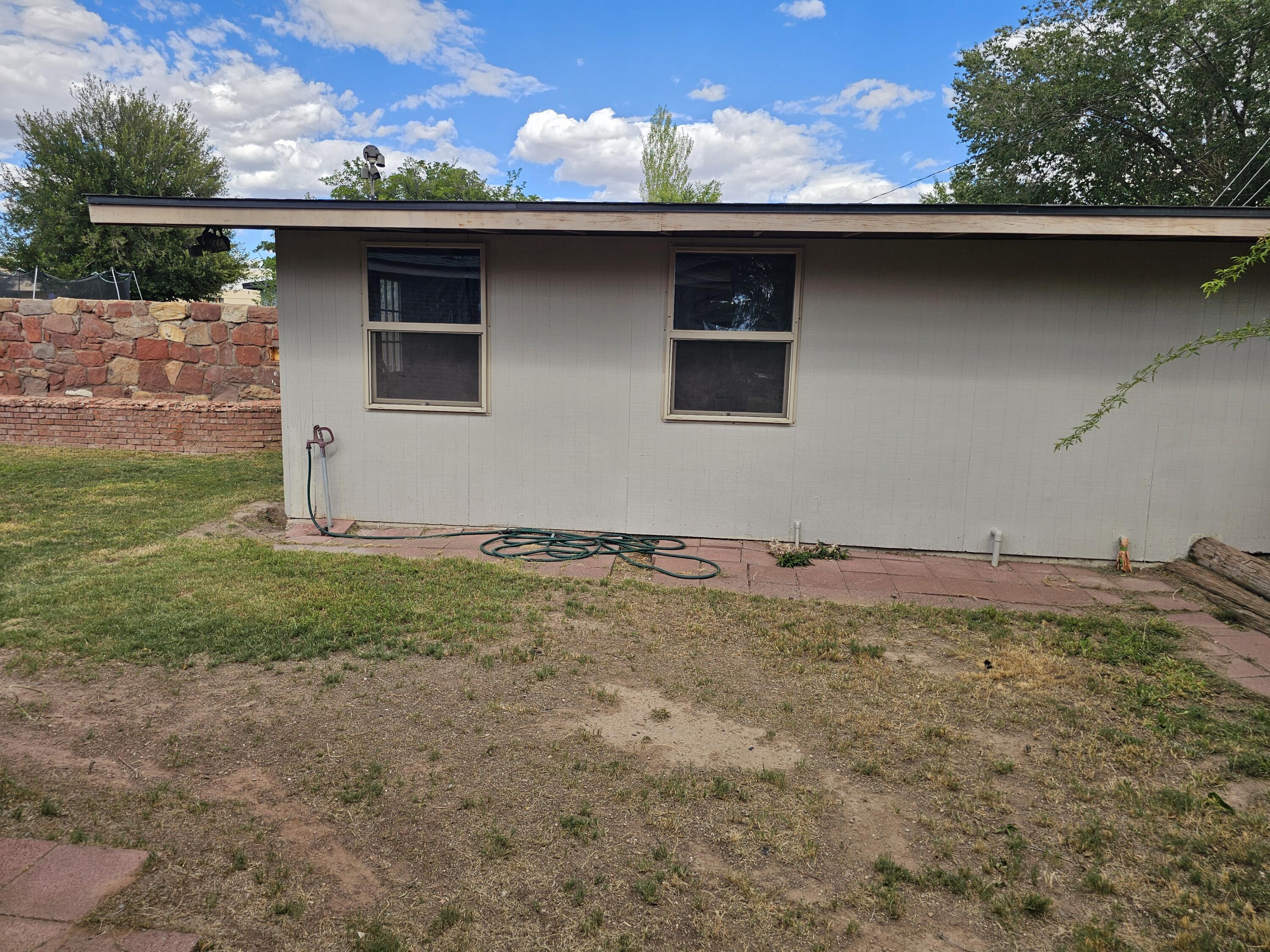 Photo 3 — 400 Casaus Avenue