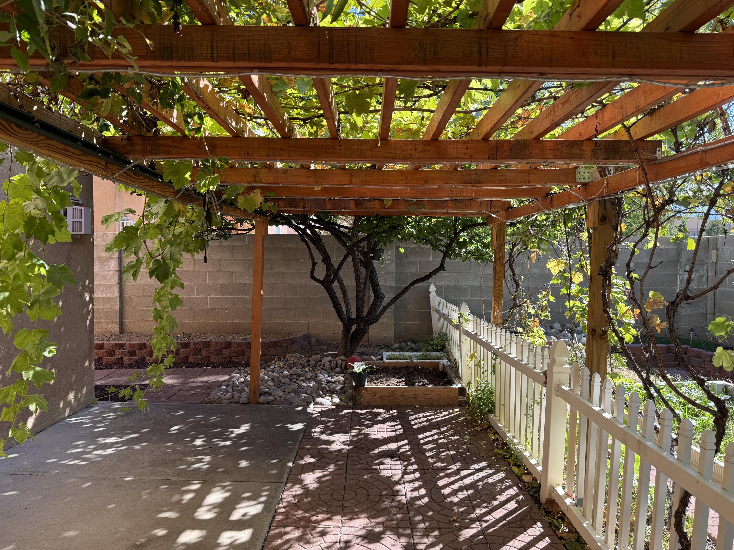 Photo 4 — 9228 Bluewood Lane NE