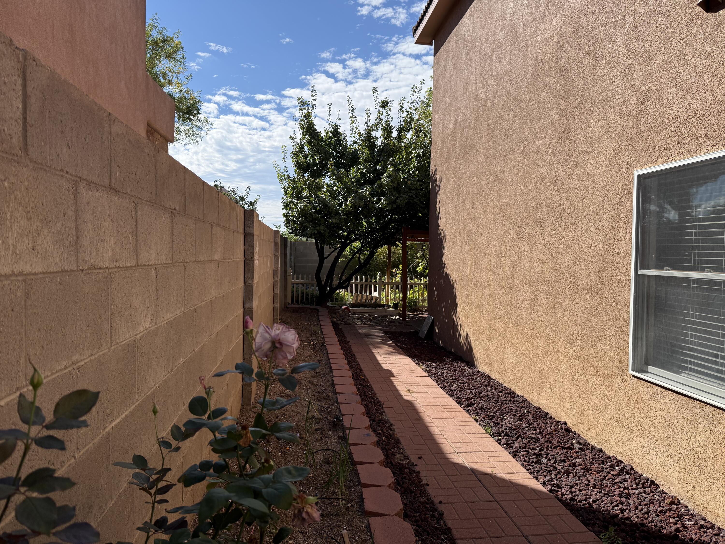 Photo 9 — 9228 Bluewood Lane NE