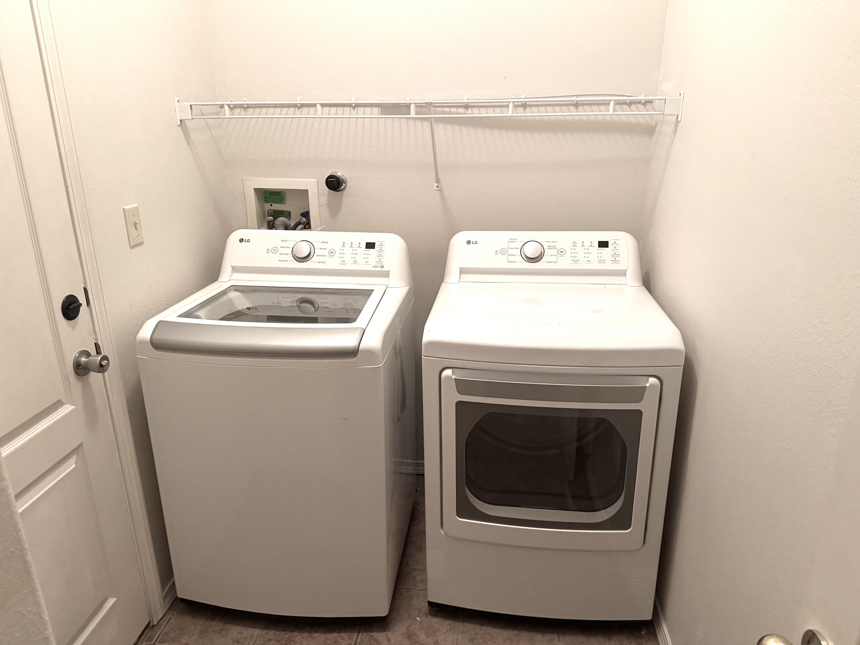 Photo 7 — 9228 Bluewood Lane NE