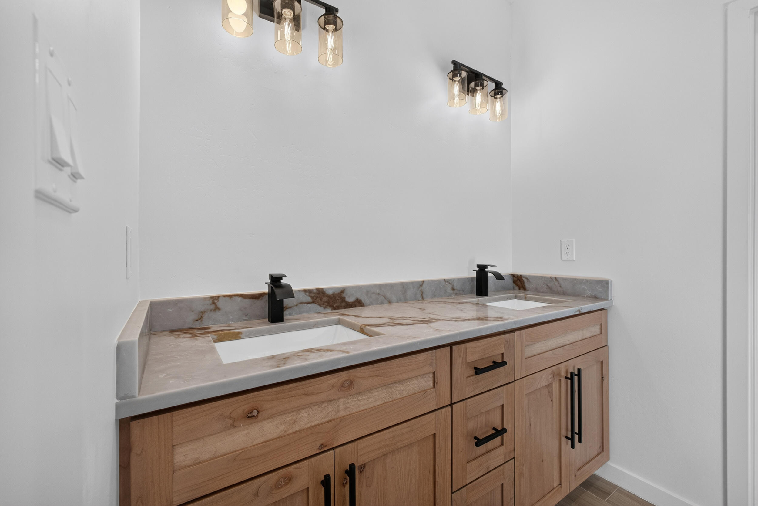 Photo 12 — 121 9th Avenue NW
