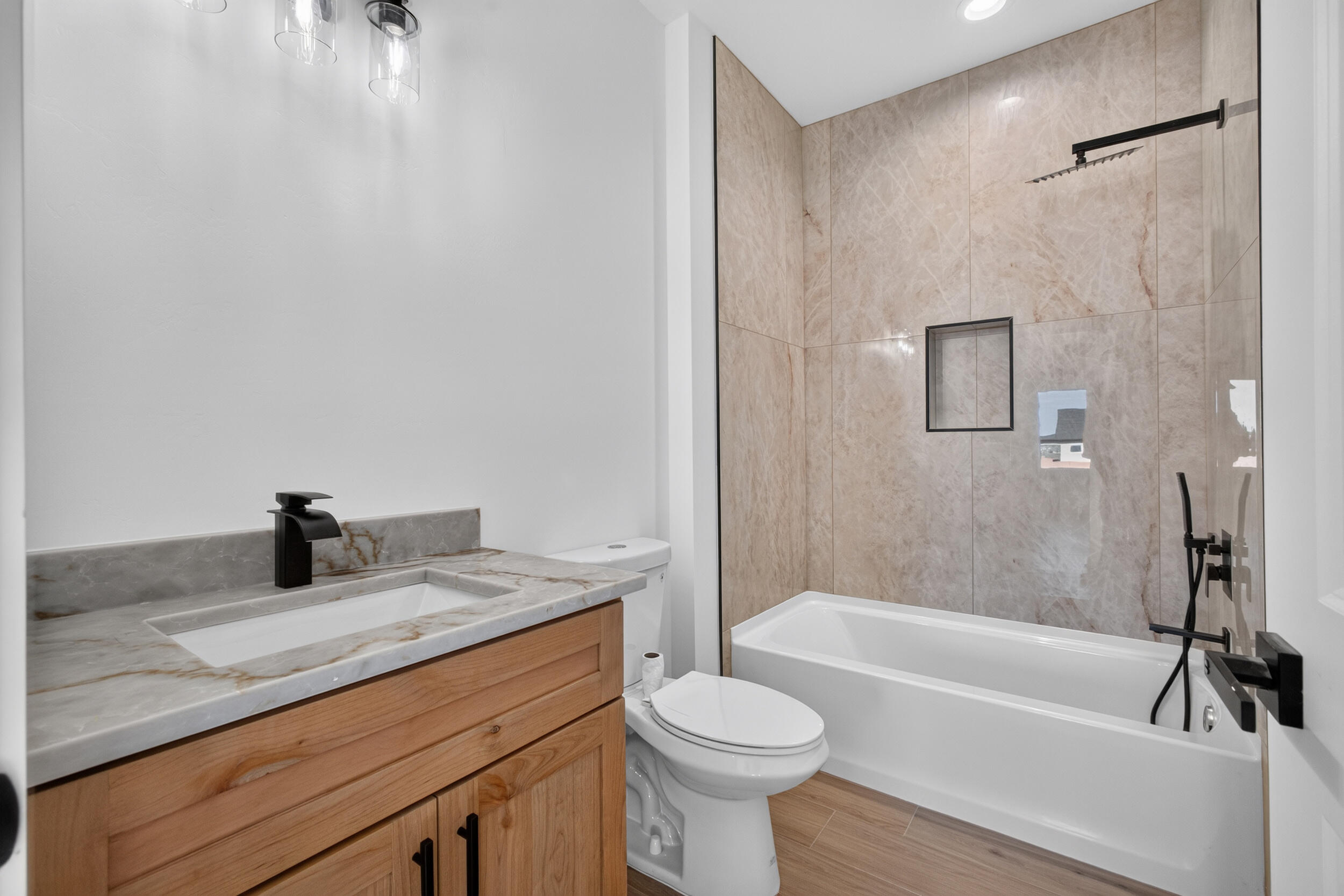 Photo 18 — 121 9th Avenue NW